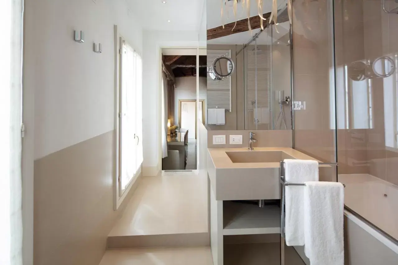 Premium Double or Twin Room with View in Palazzo Barocci Premium Double or Twin Room with View in Palazzo Barocci