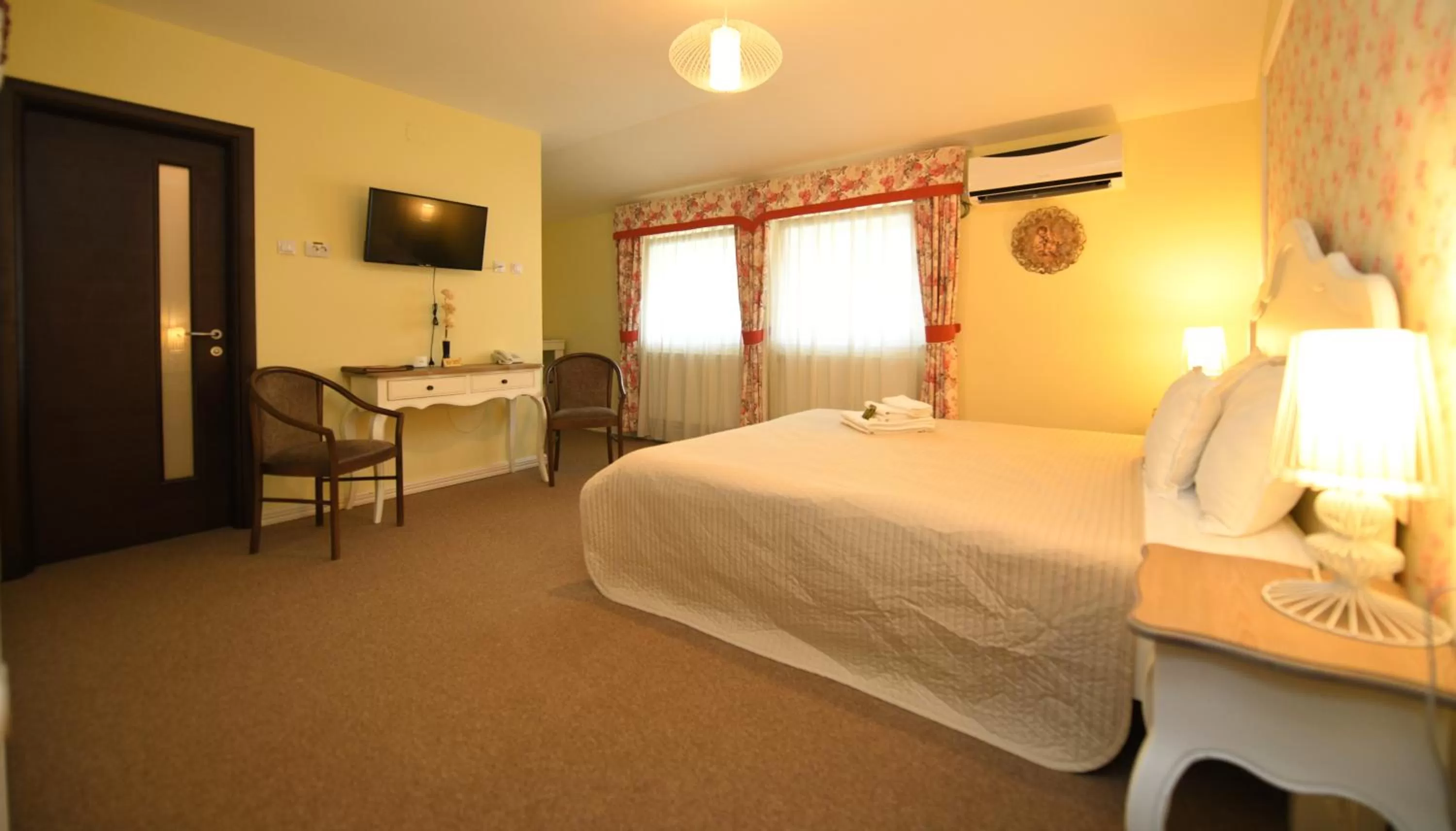 Bed in Vip Motel Restaurant