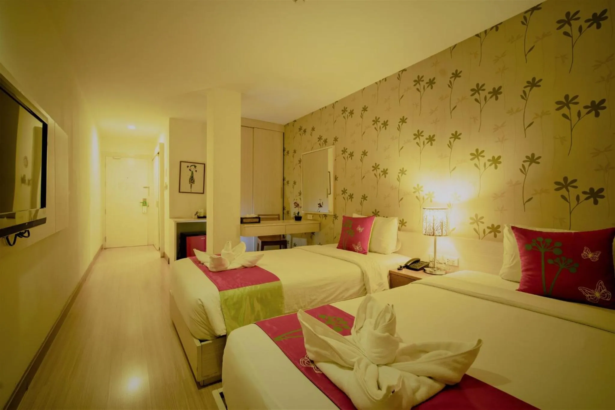 Deluxe Twin With Balcony- Building 2 in Villa Cha-Cha Khaosan Rambuttri