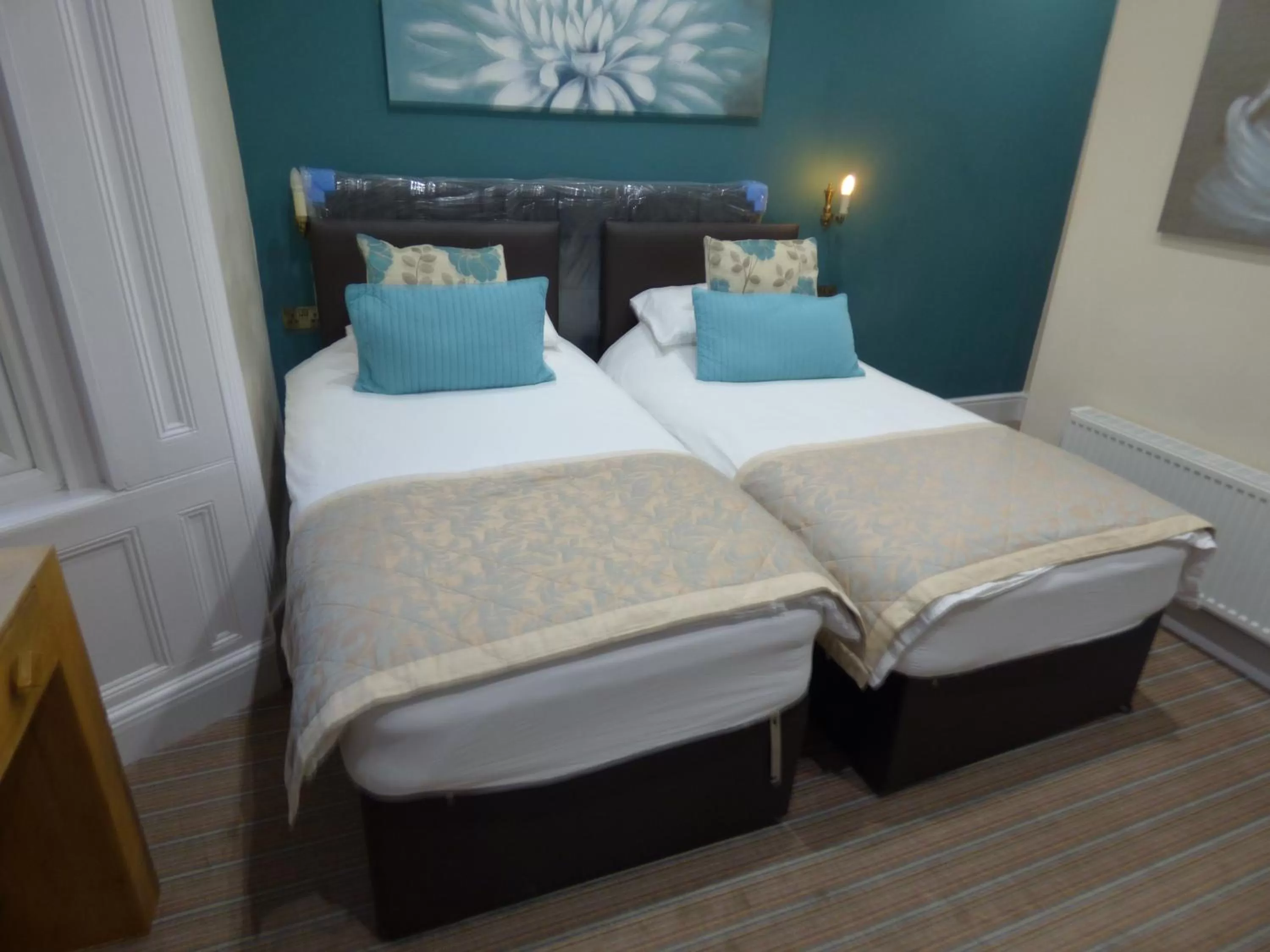 Bedroom in Wheldale Hotel