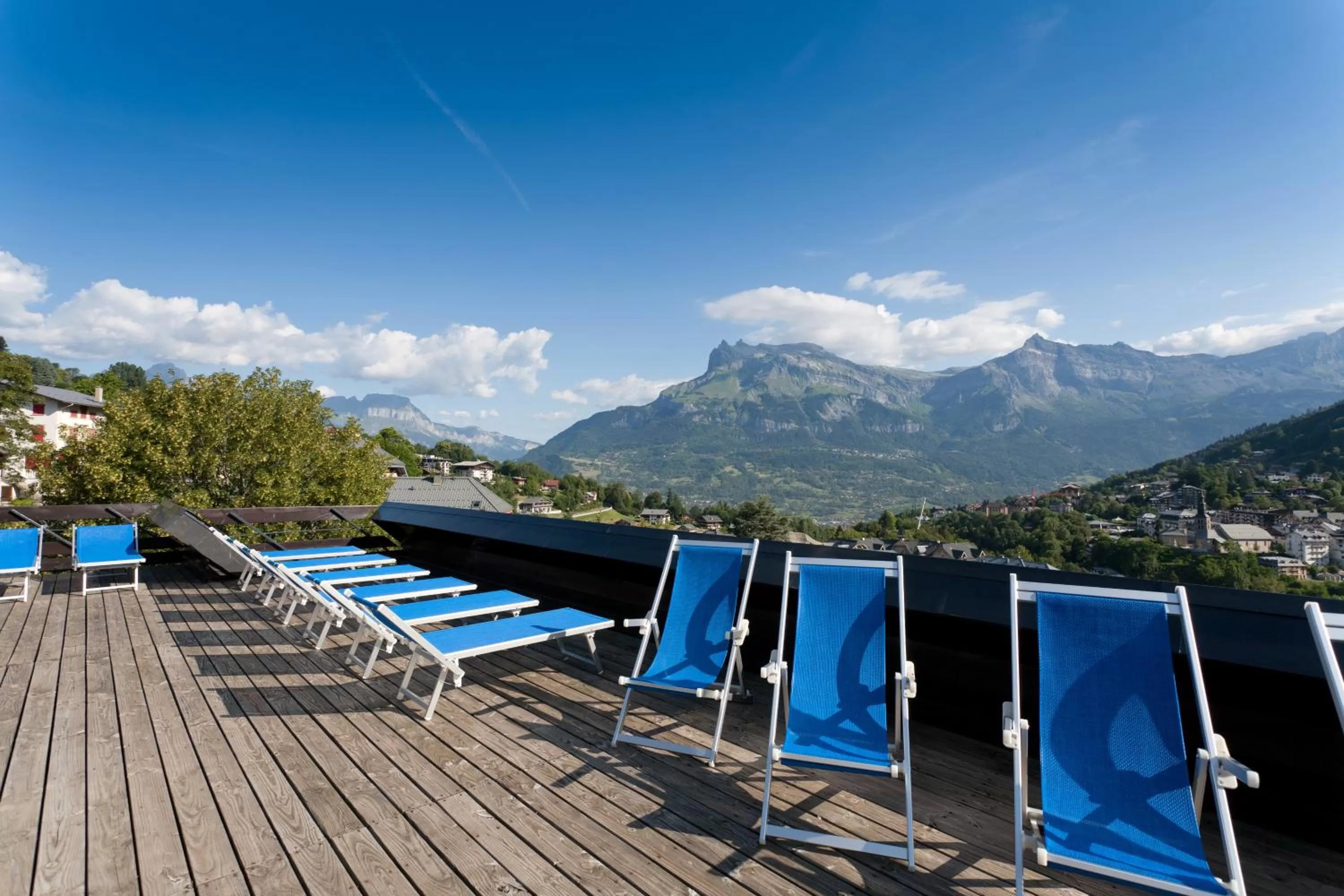 Balcony/Terrace in SOWELL HOTELS Mont Blanc et SPA
