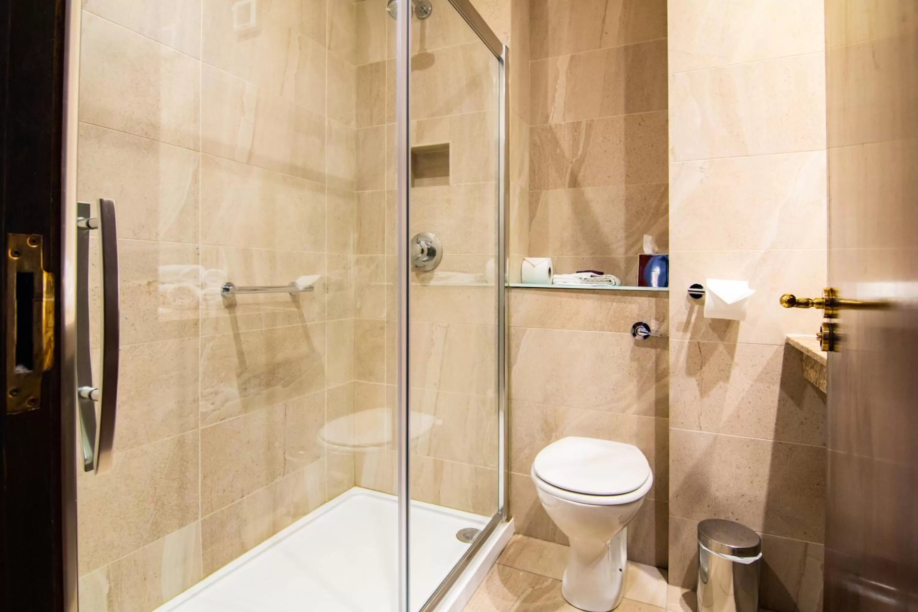 Bathroom in Seven Oaks Hotel