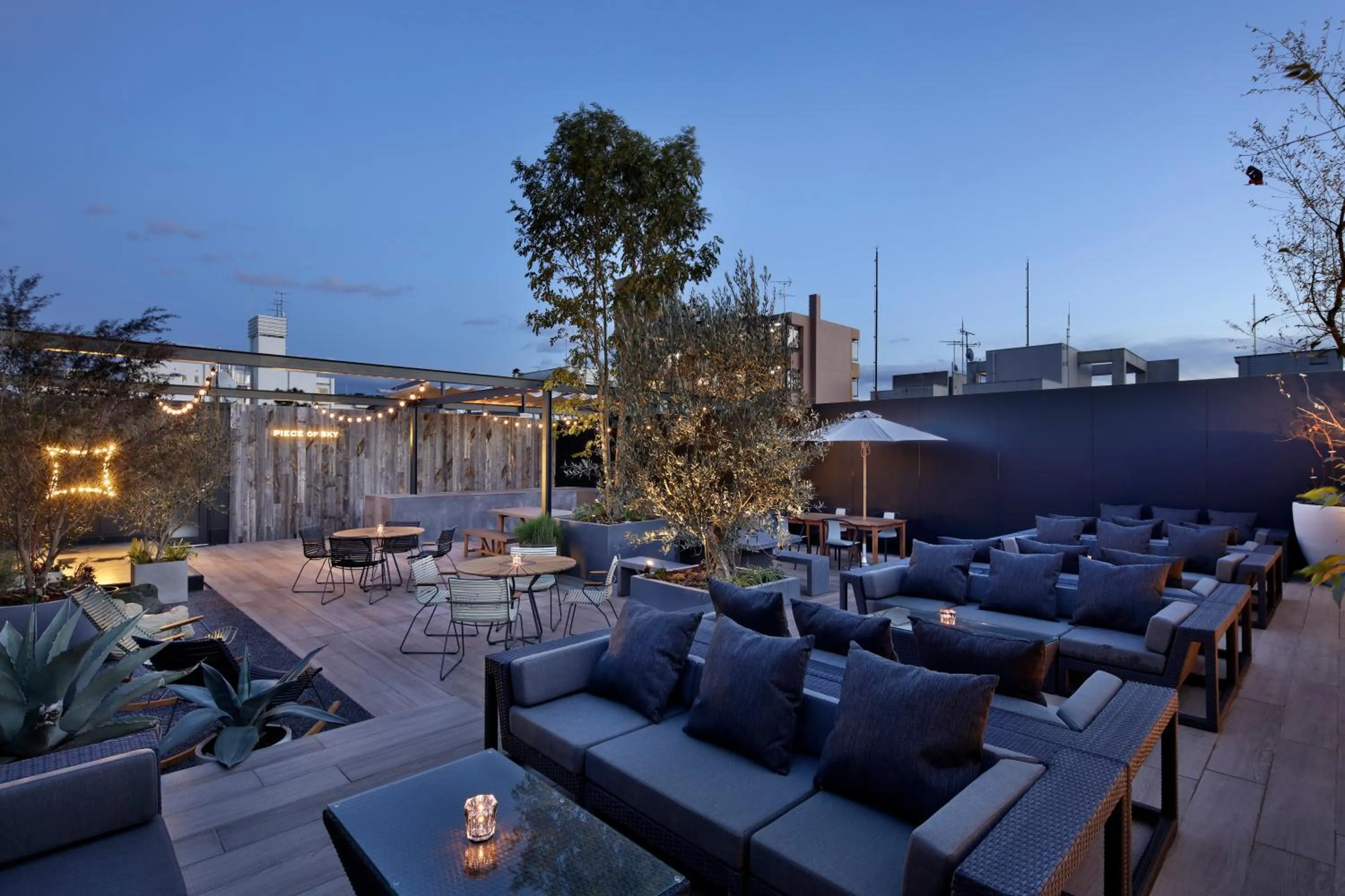 Communal lounge/ TV room in Piece Hostel Sanjo