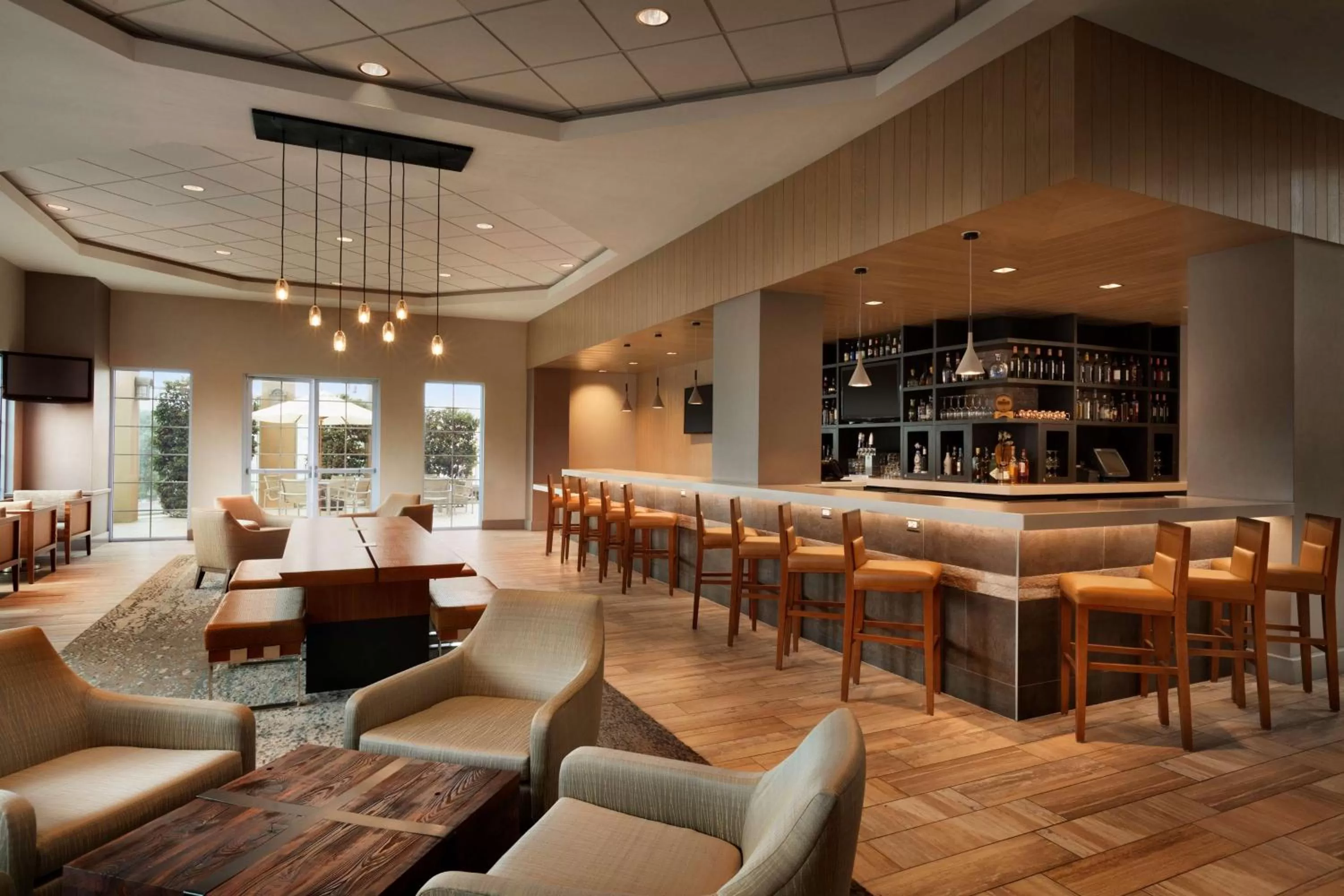 Lounge or bar in Embassy Suites by Hilton Monterey Bay Seaside