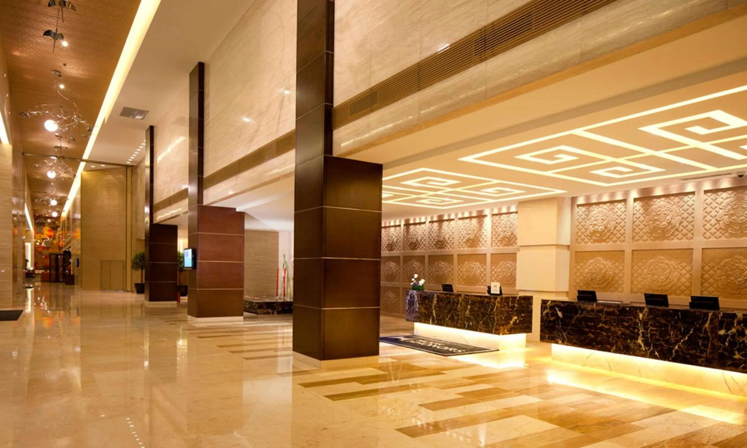 Lobby or reception in DoubleTree by Hilton Shenyang