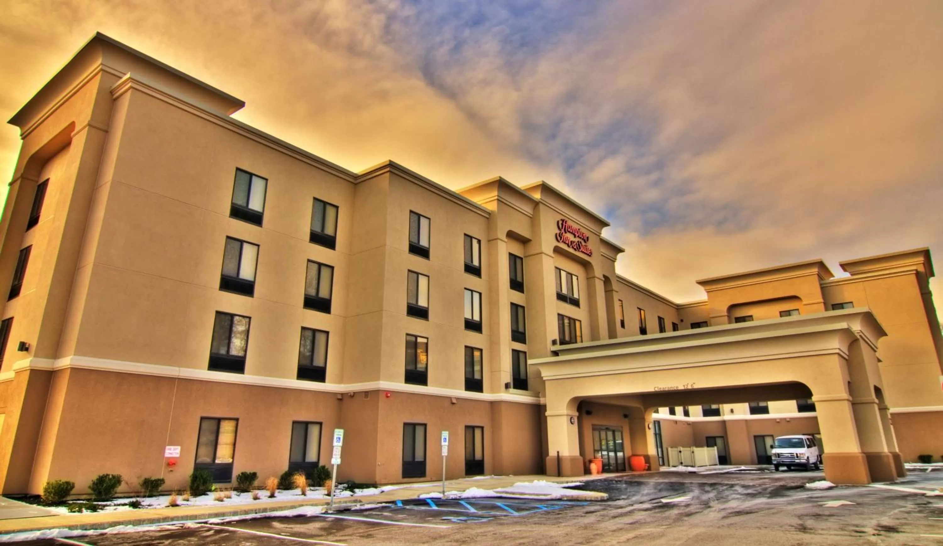 Property building in Hampton Inn and Suites Parsippany/North
