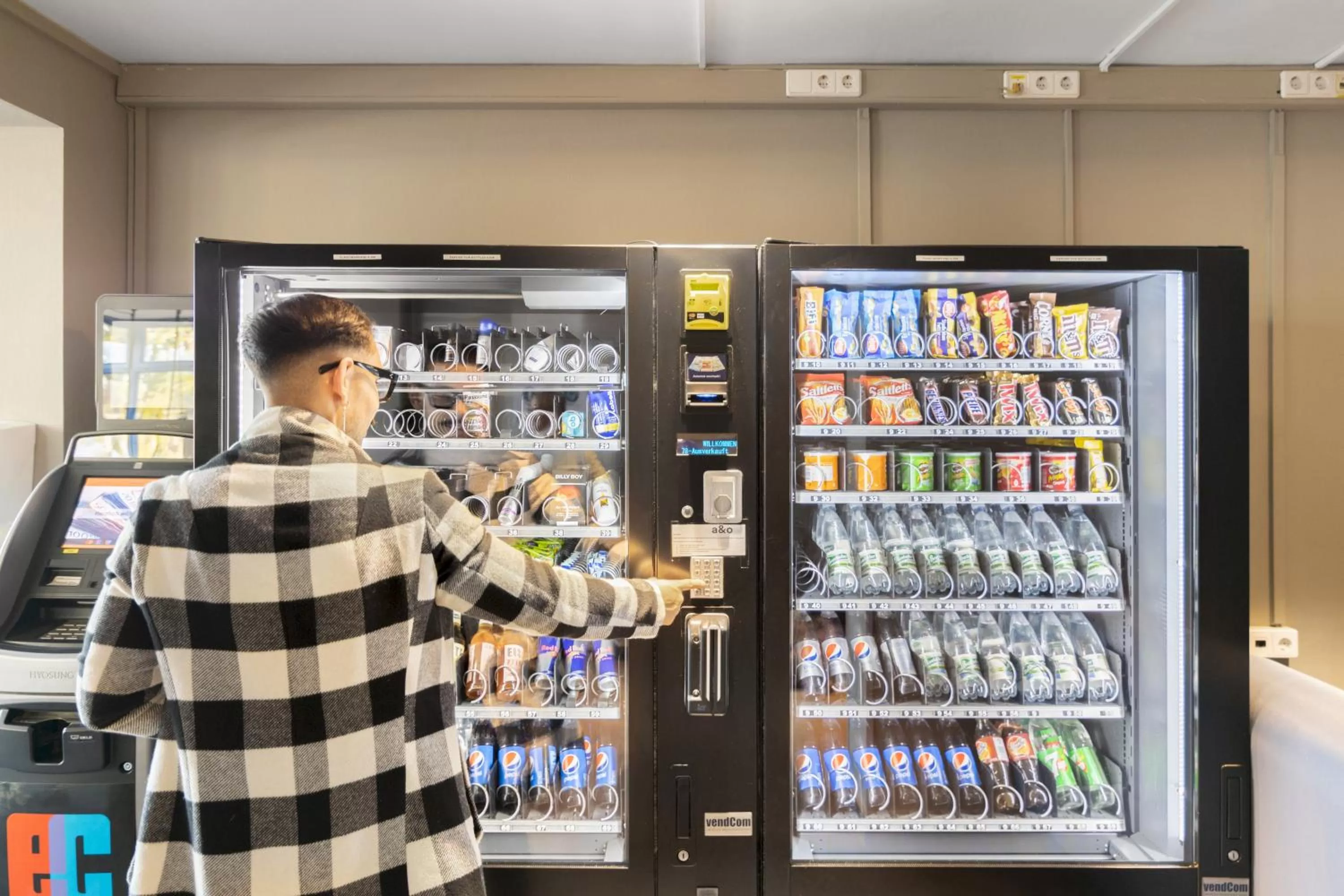 vending machine in a&o Dresden Hauptbahnhof