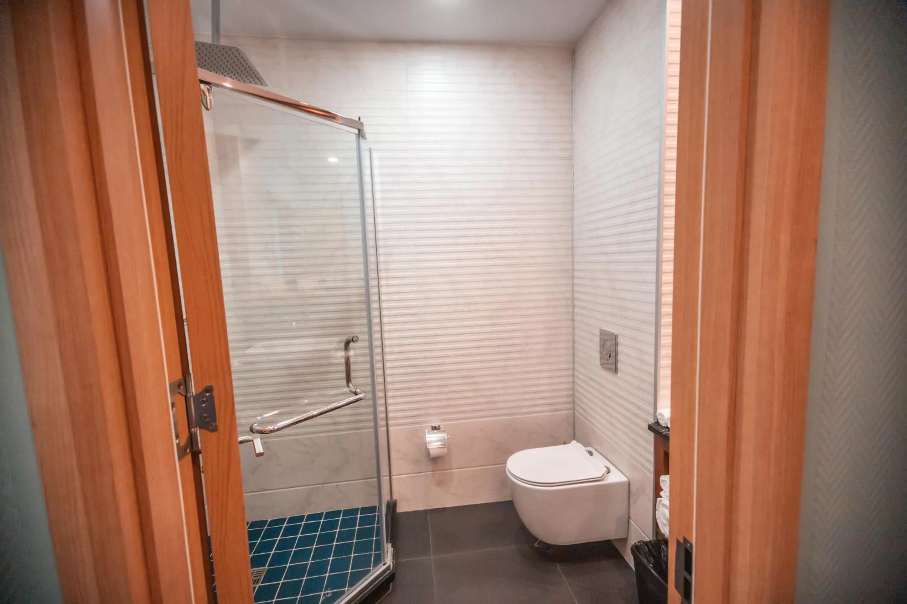 Shower in Grand Opera Hotel