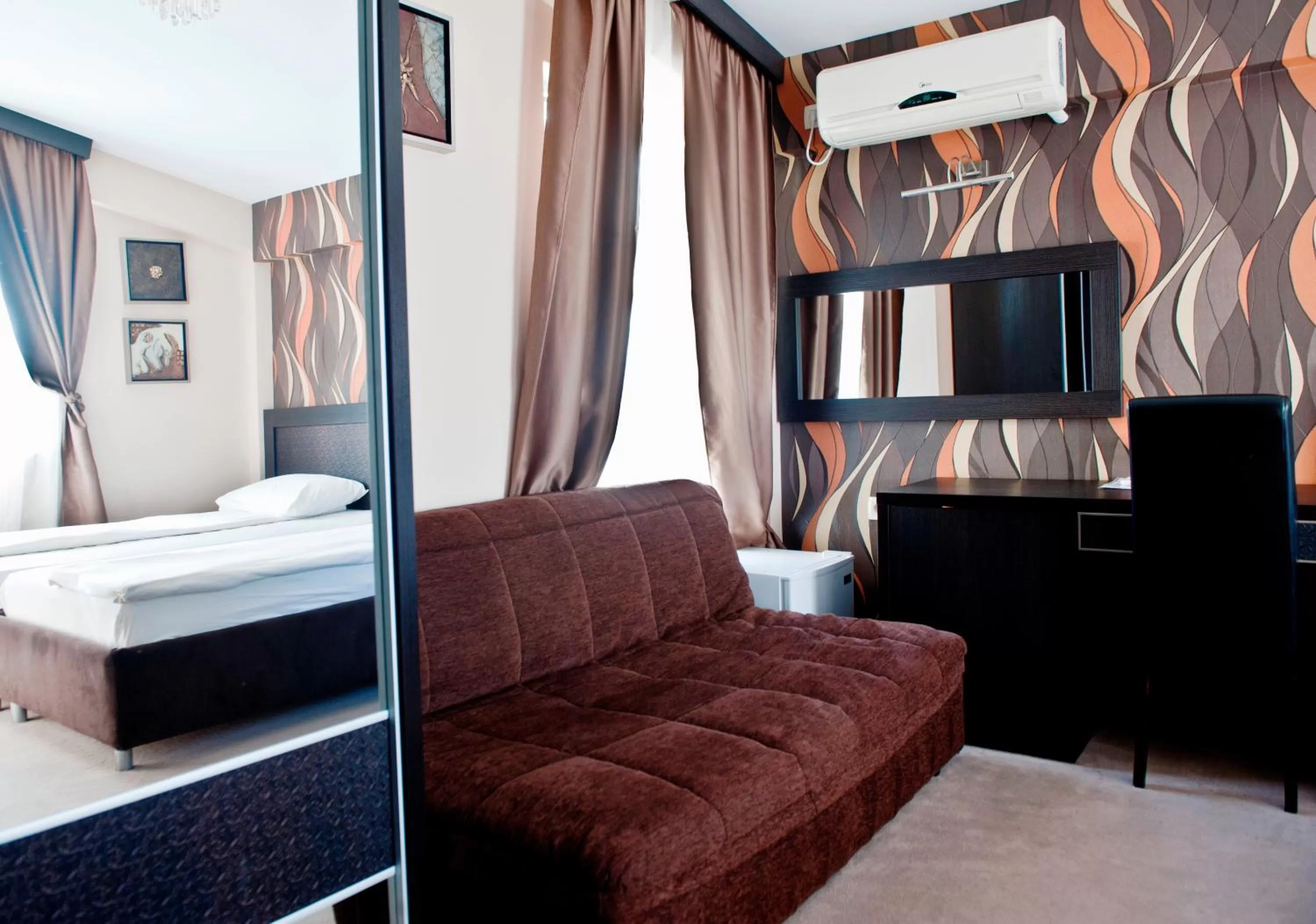 Bedroom, Bed in Hotel Crnogorska Kuća