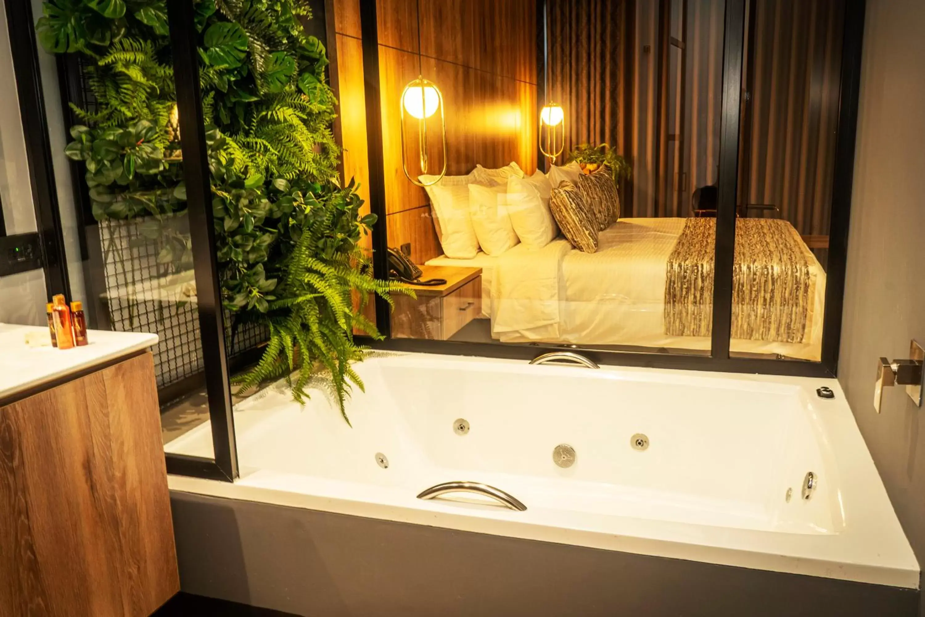 Deluxe Suite with Spa Bath in Cavalta by Bernalo Hotels Deluxe Suite with Spa Bath in Cavalta by Bernalo Hotels