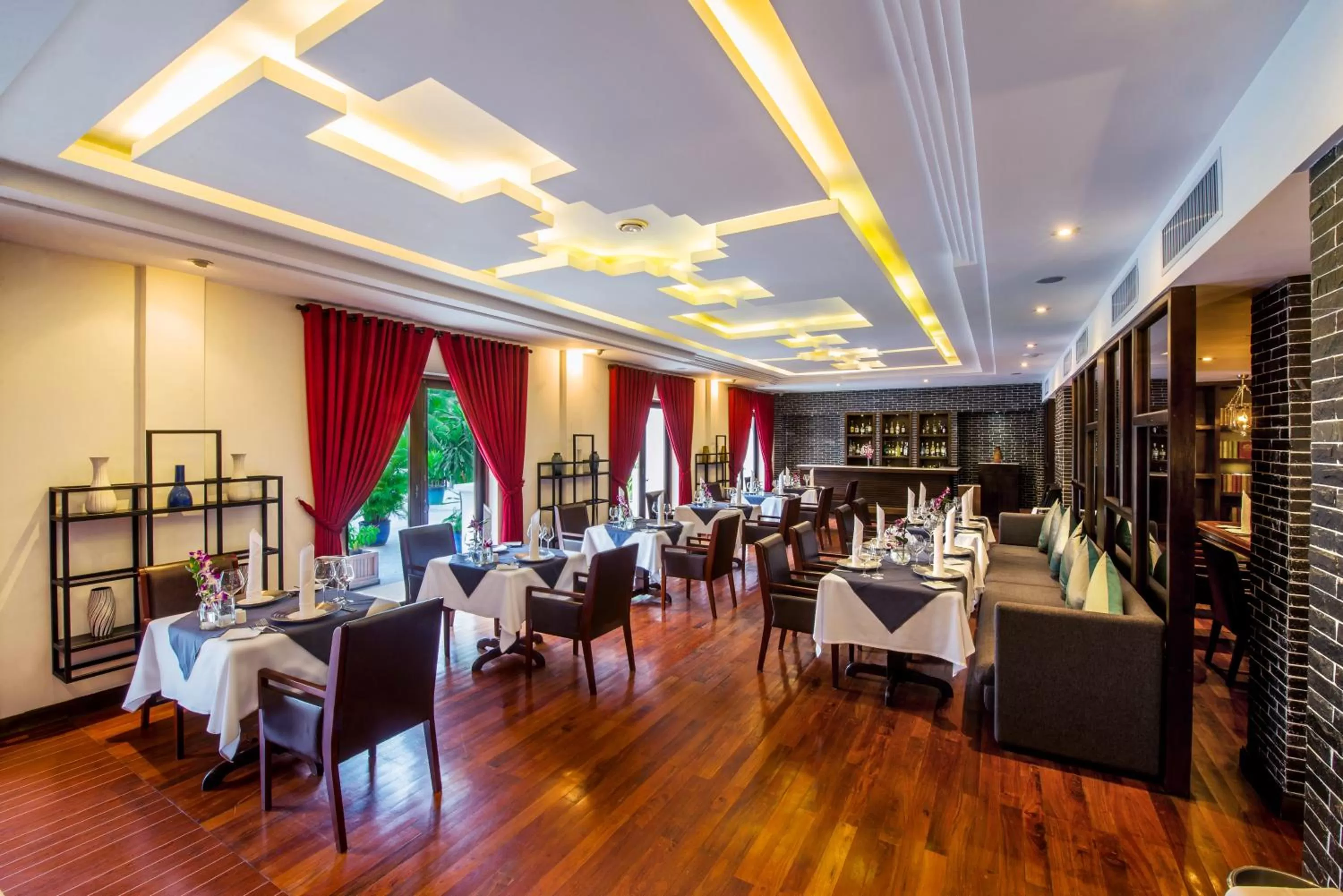 Restaurant/places to eat in Lotus Blanc Resort