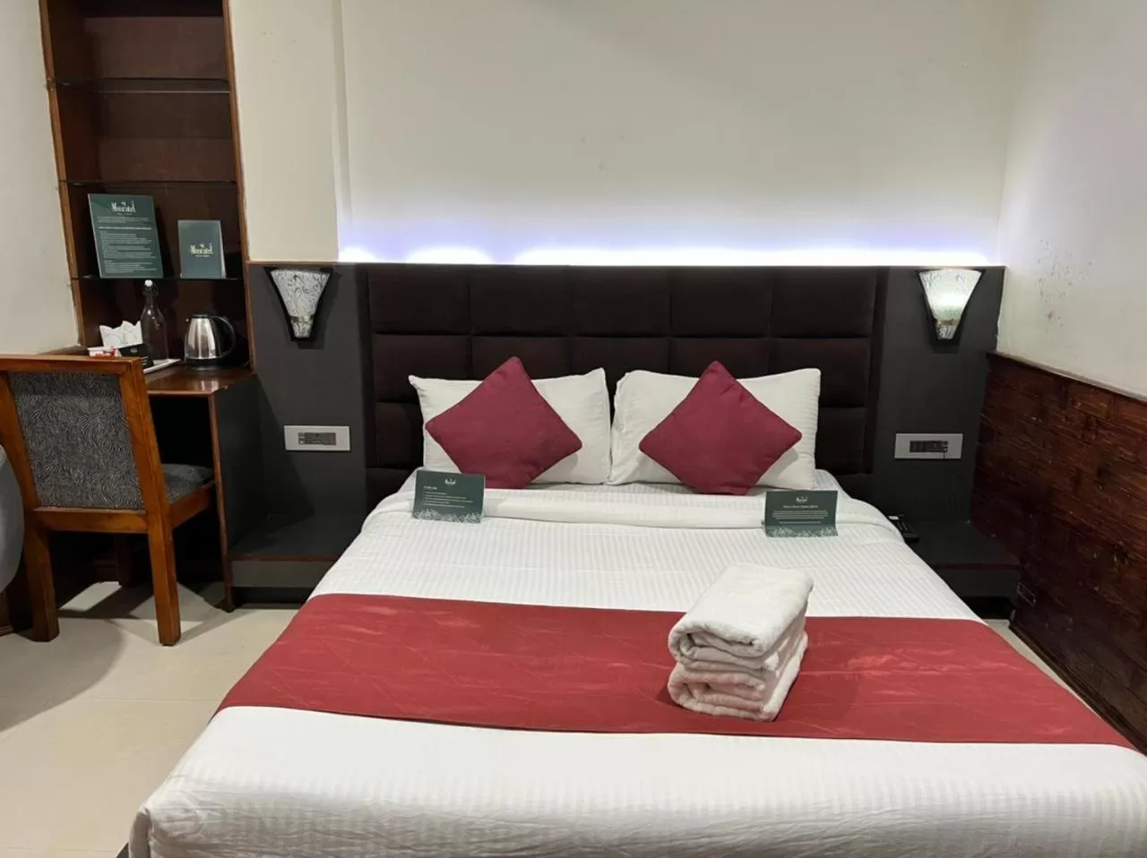 Bed in Muscatel Yavachi - 400 Mts from MG Marg