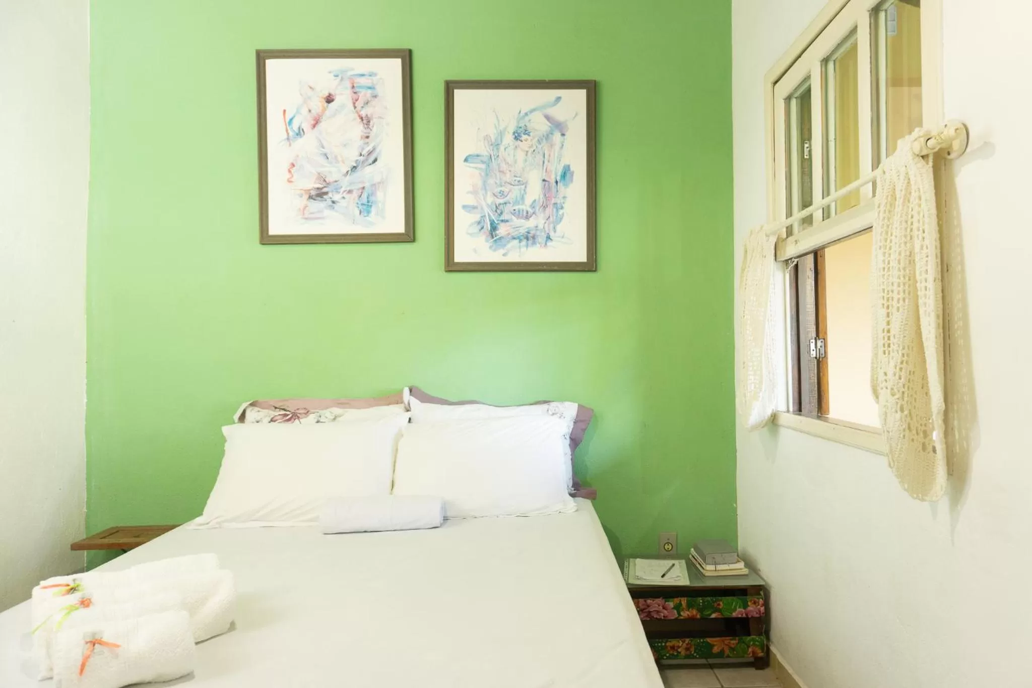 Photo of the whole room, Bed in Casa dos Açores Cama e Café