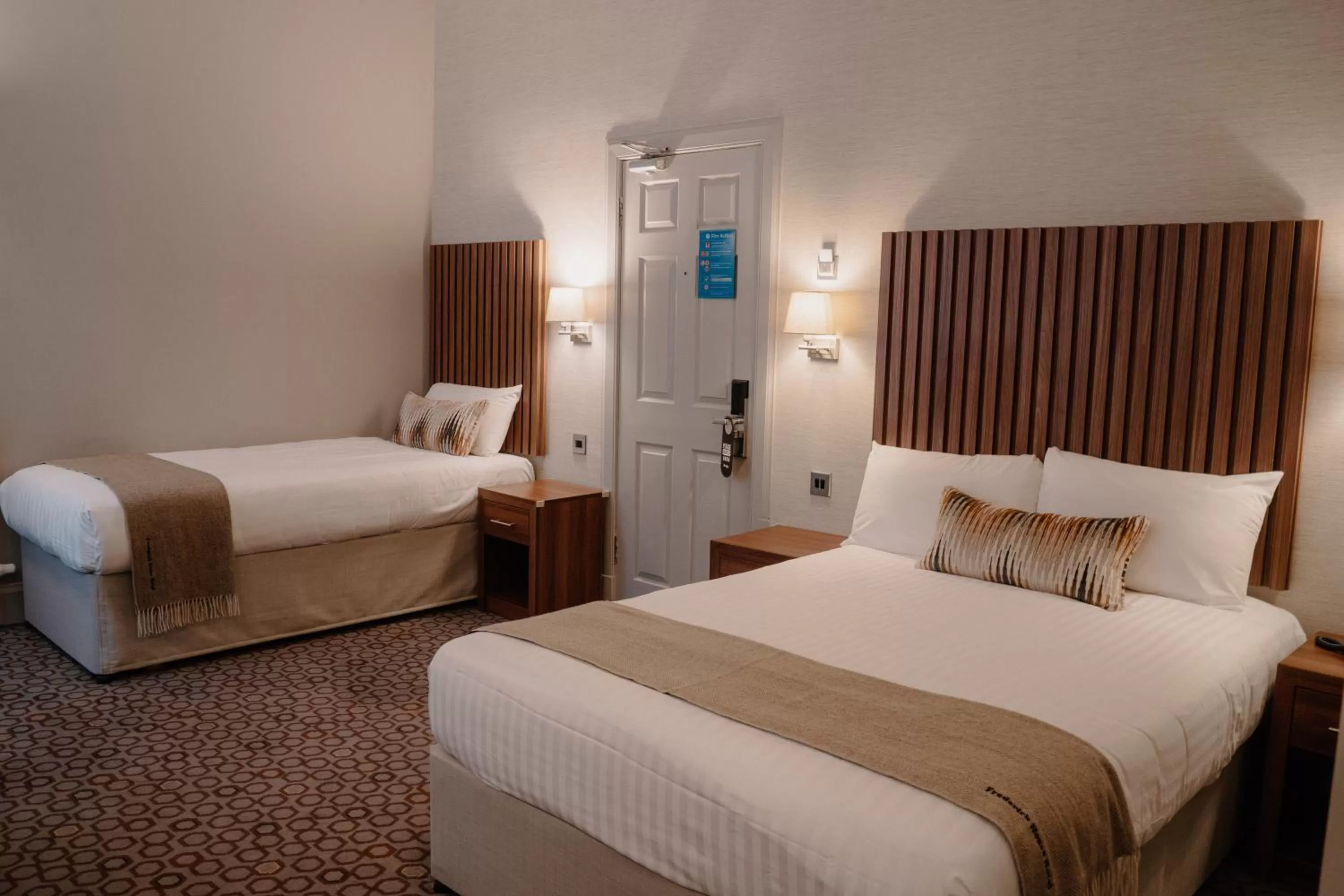Photo of the whole room, Bed in Frederick House Hotel