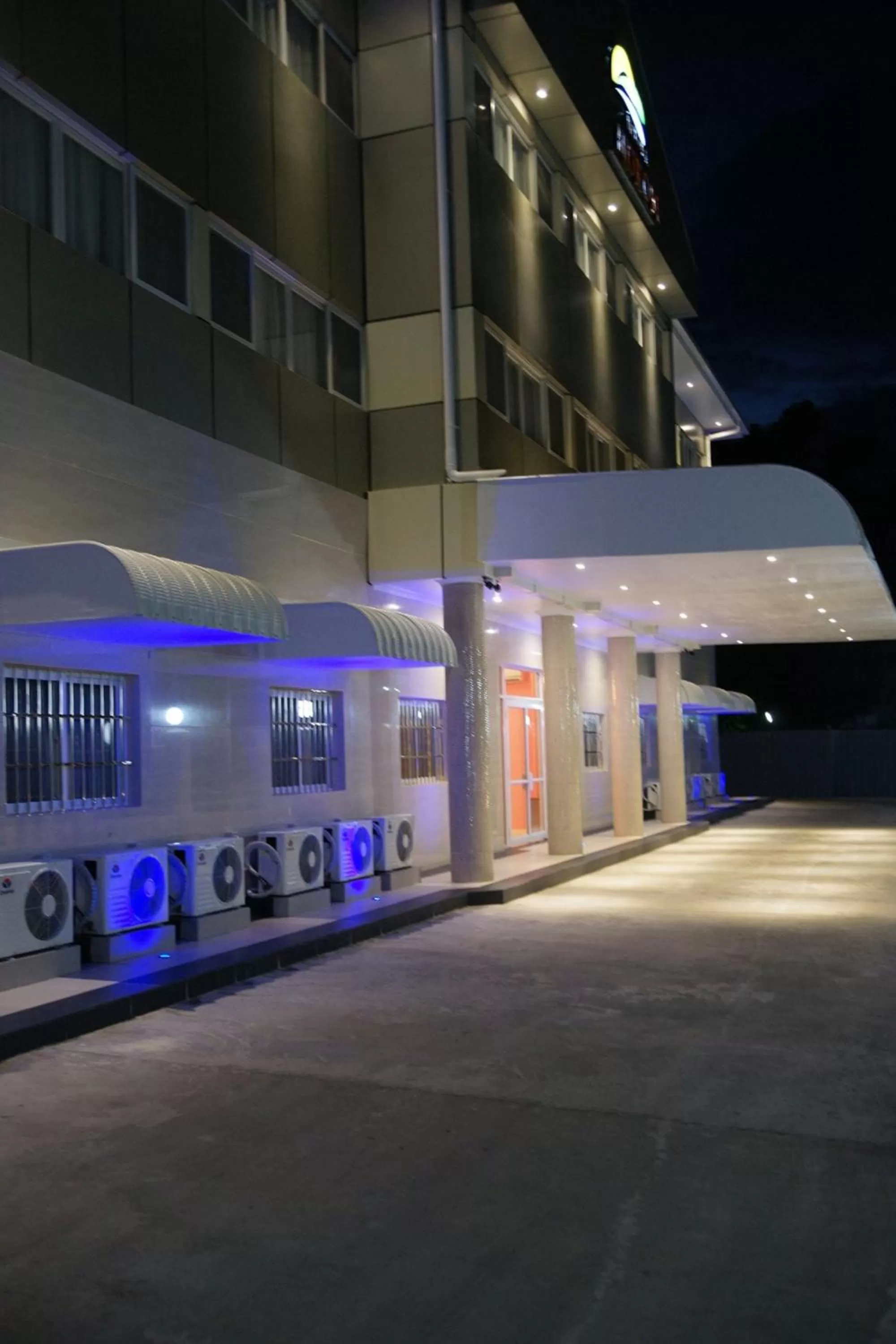 Facade/entrance, Property Building in Hotel Morobe