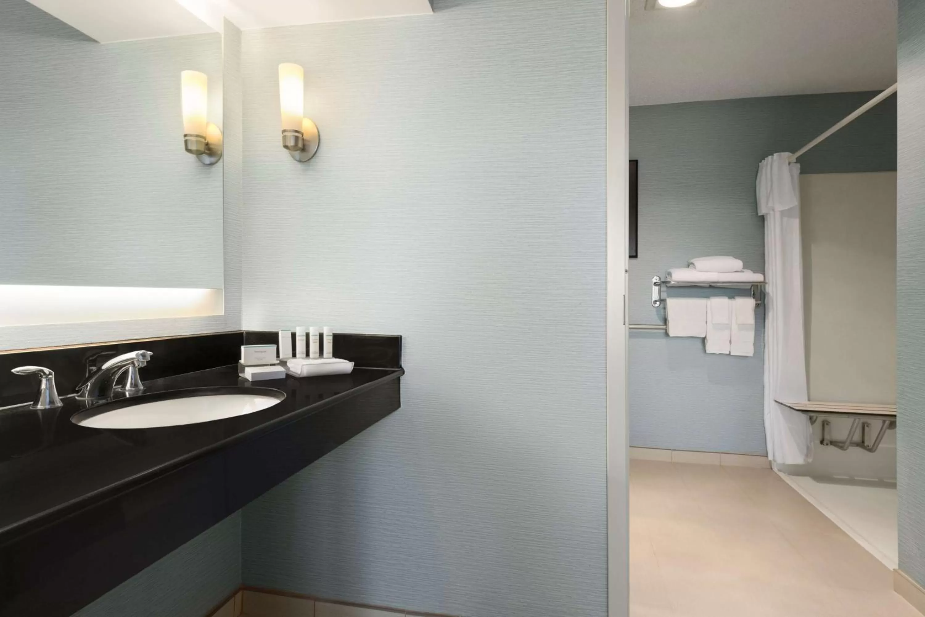 Bathroom in Homewood Suites by Hilton Columbus-Hilliard