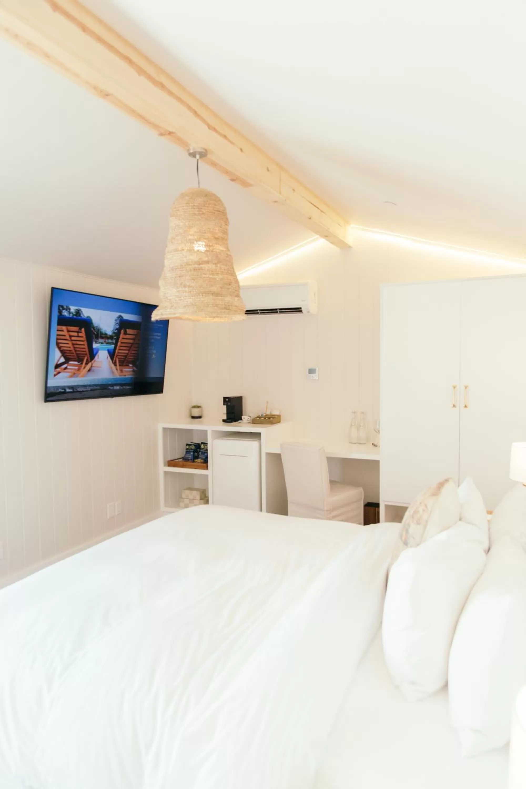 Bed in CALAMIGOS RANCH Resort & Spa