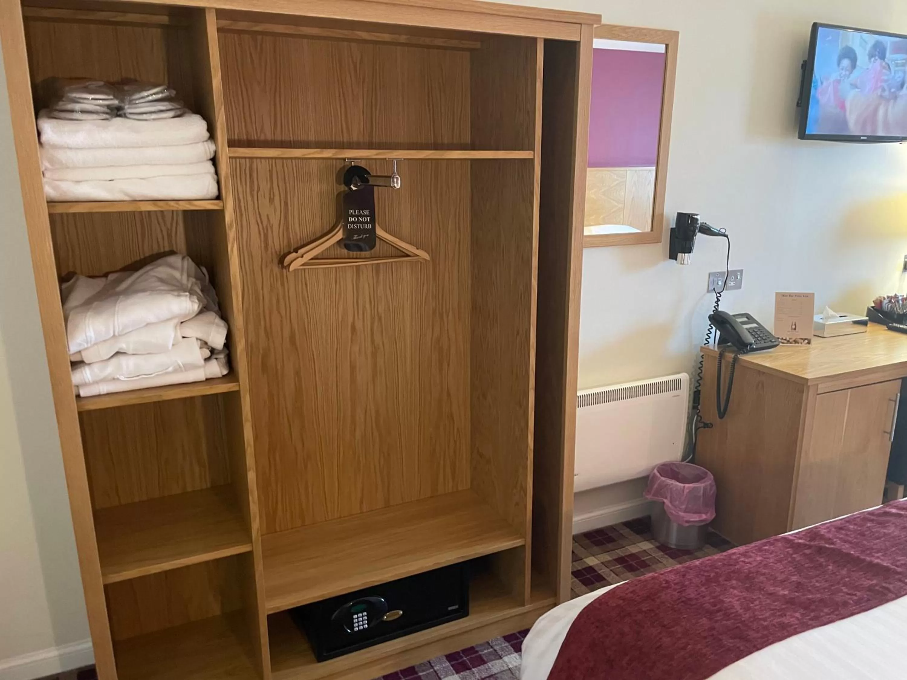 wardrobe, Bed in 19th Hole Hotel, Carnoustie