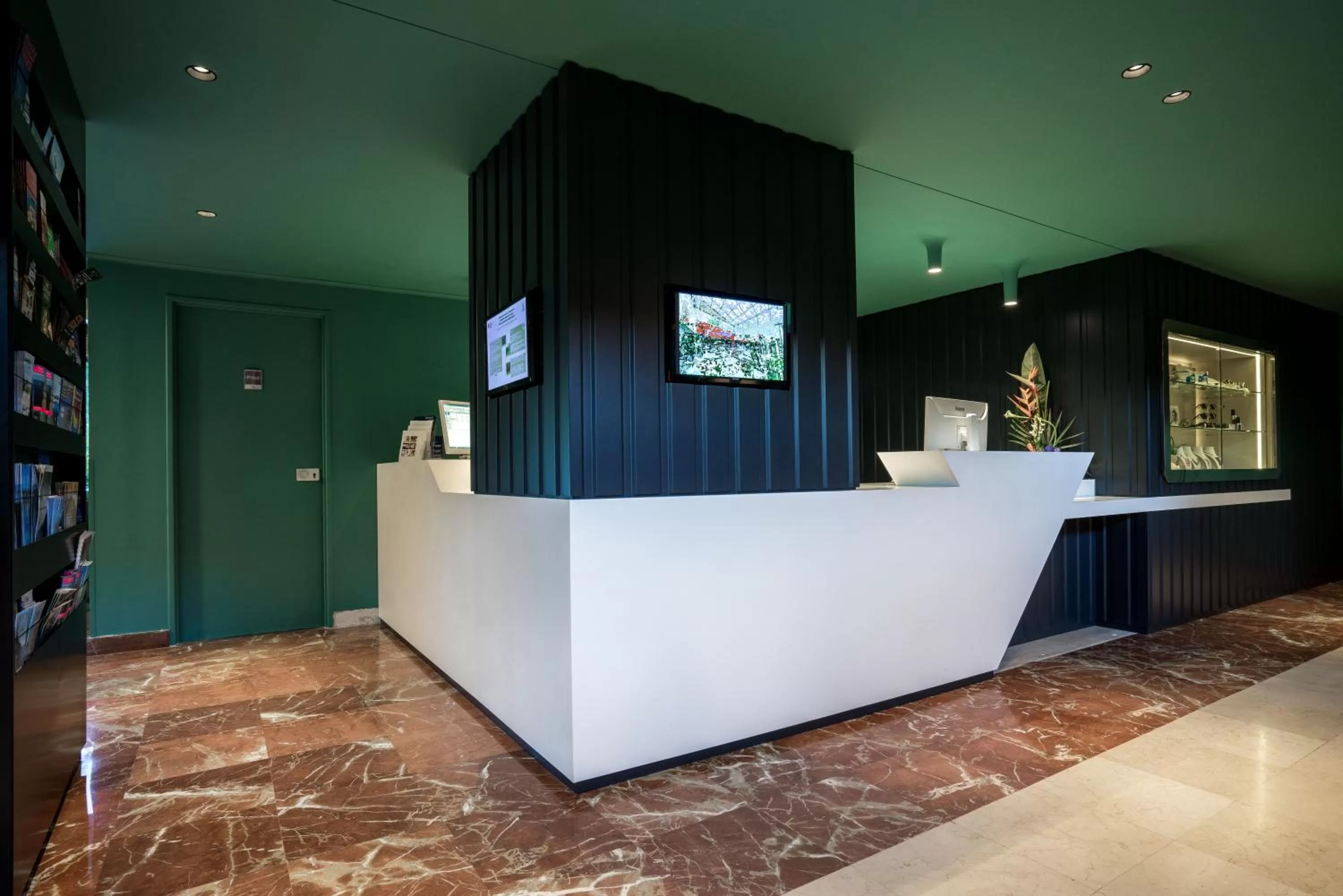 Lobby or reception in Best Western Plus La Marina