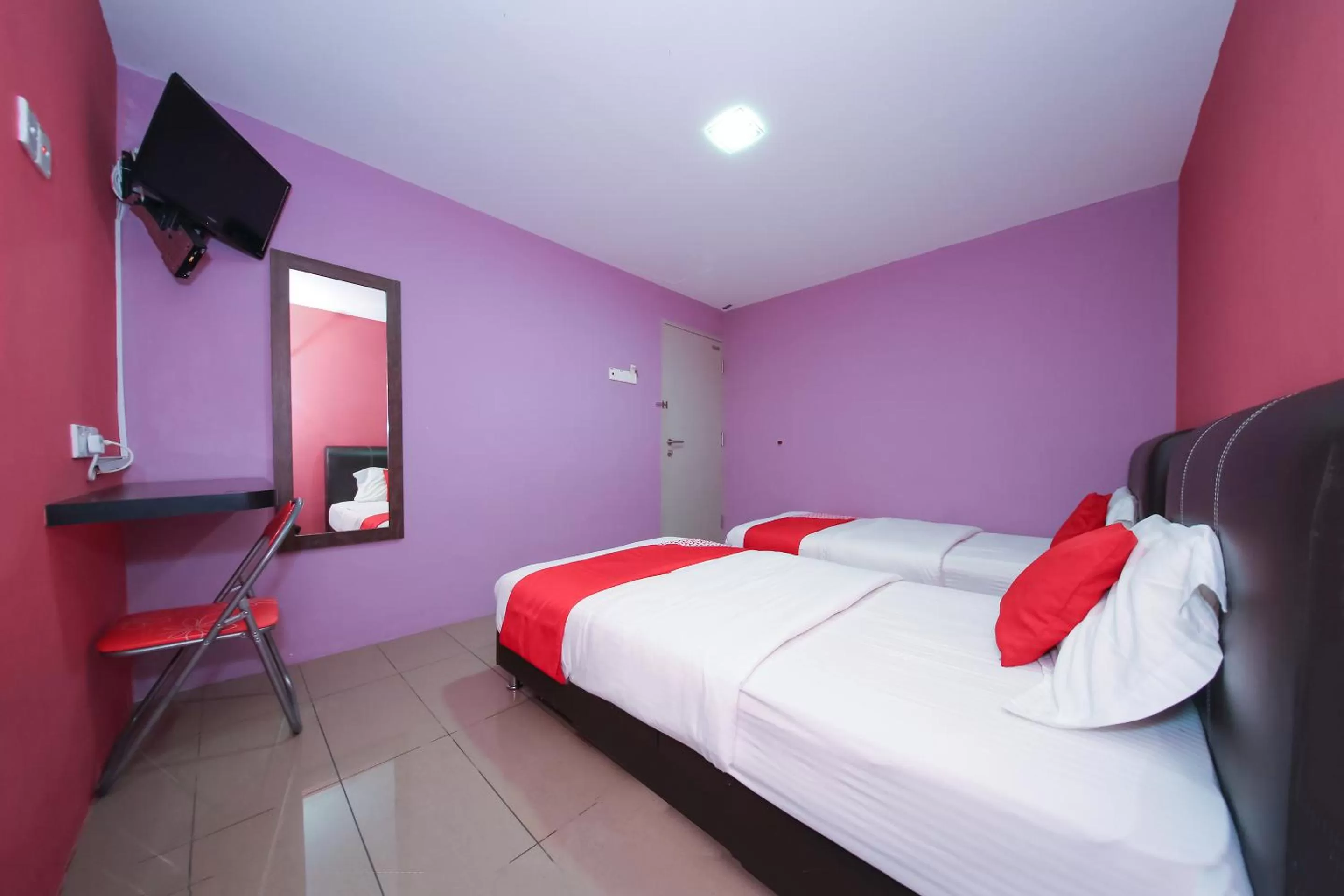 Bedroom, Bed in OYO 89650 Inn Hotel