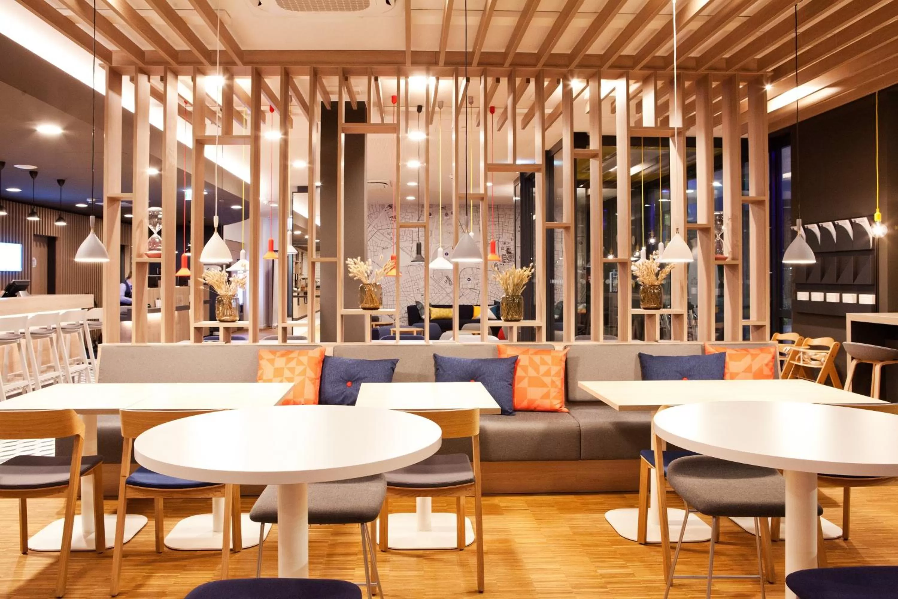 Restaurant/places to eat in Holiday Inn Express Munich - Olympiapark by IHG