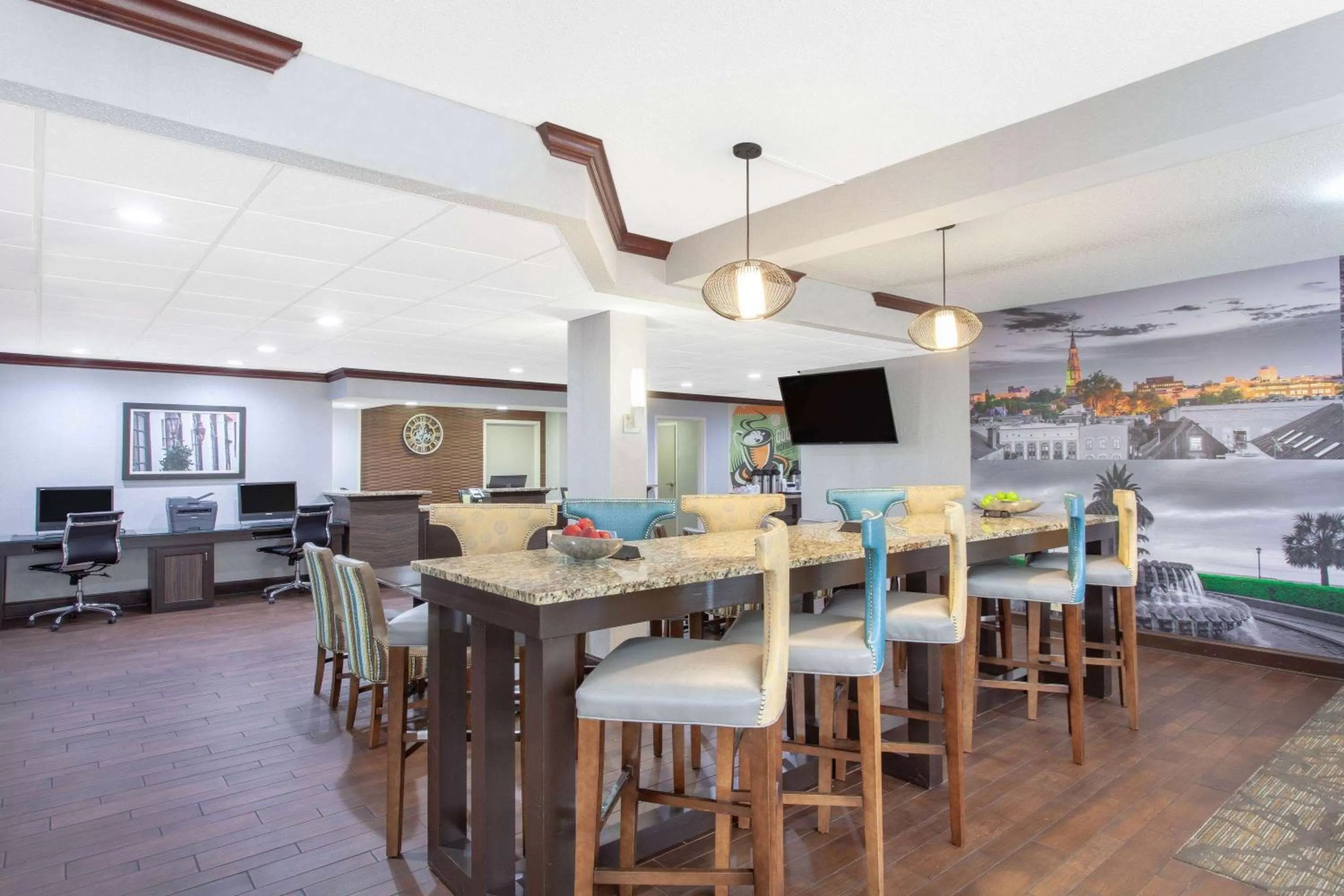 Lobby or reception, Restaurant/Places to Eat in Wingate by Wyndham Charleston Coliseum