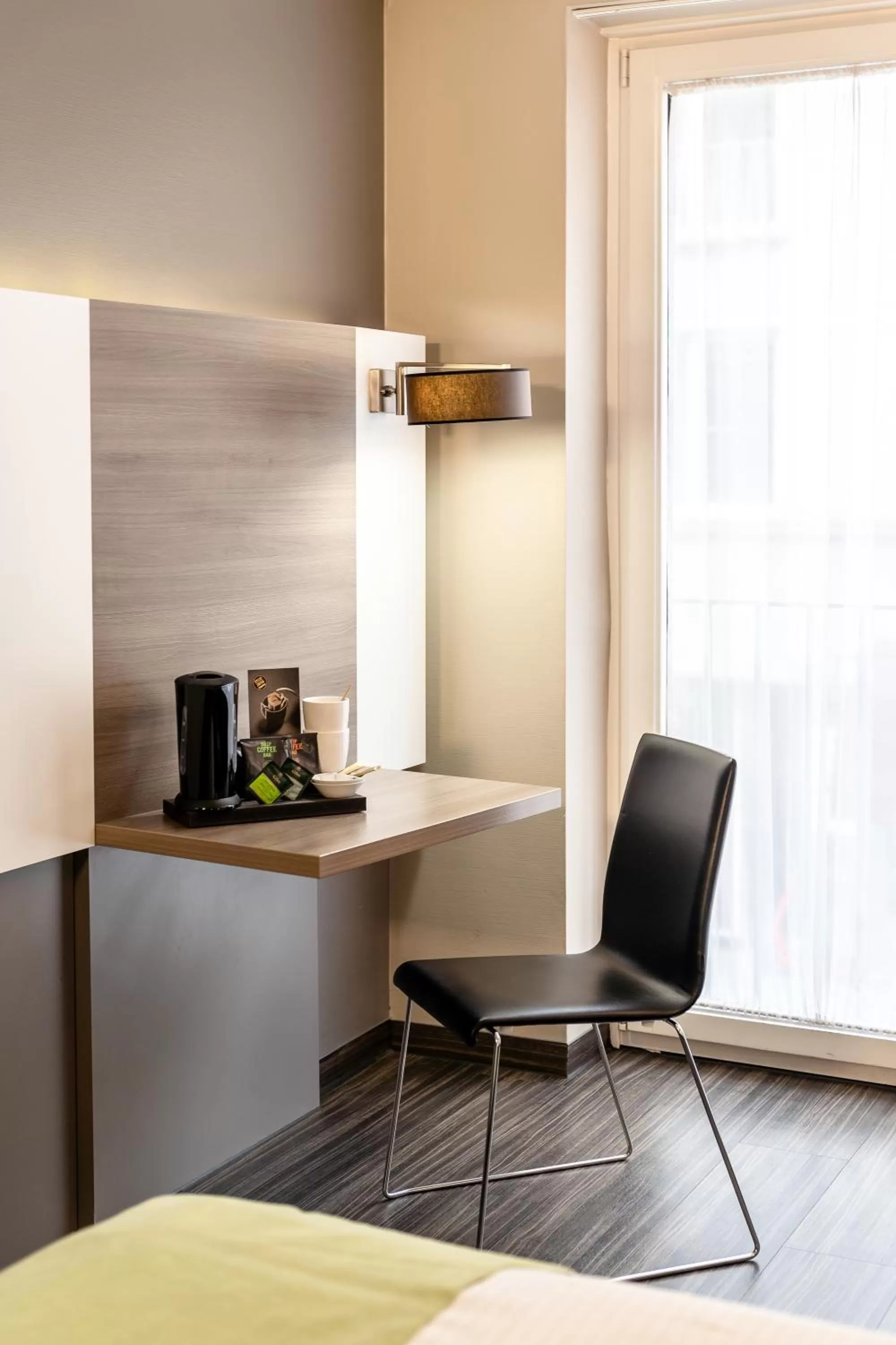 Coffee/tea facilities in Hotel Demas City