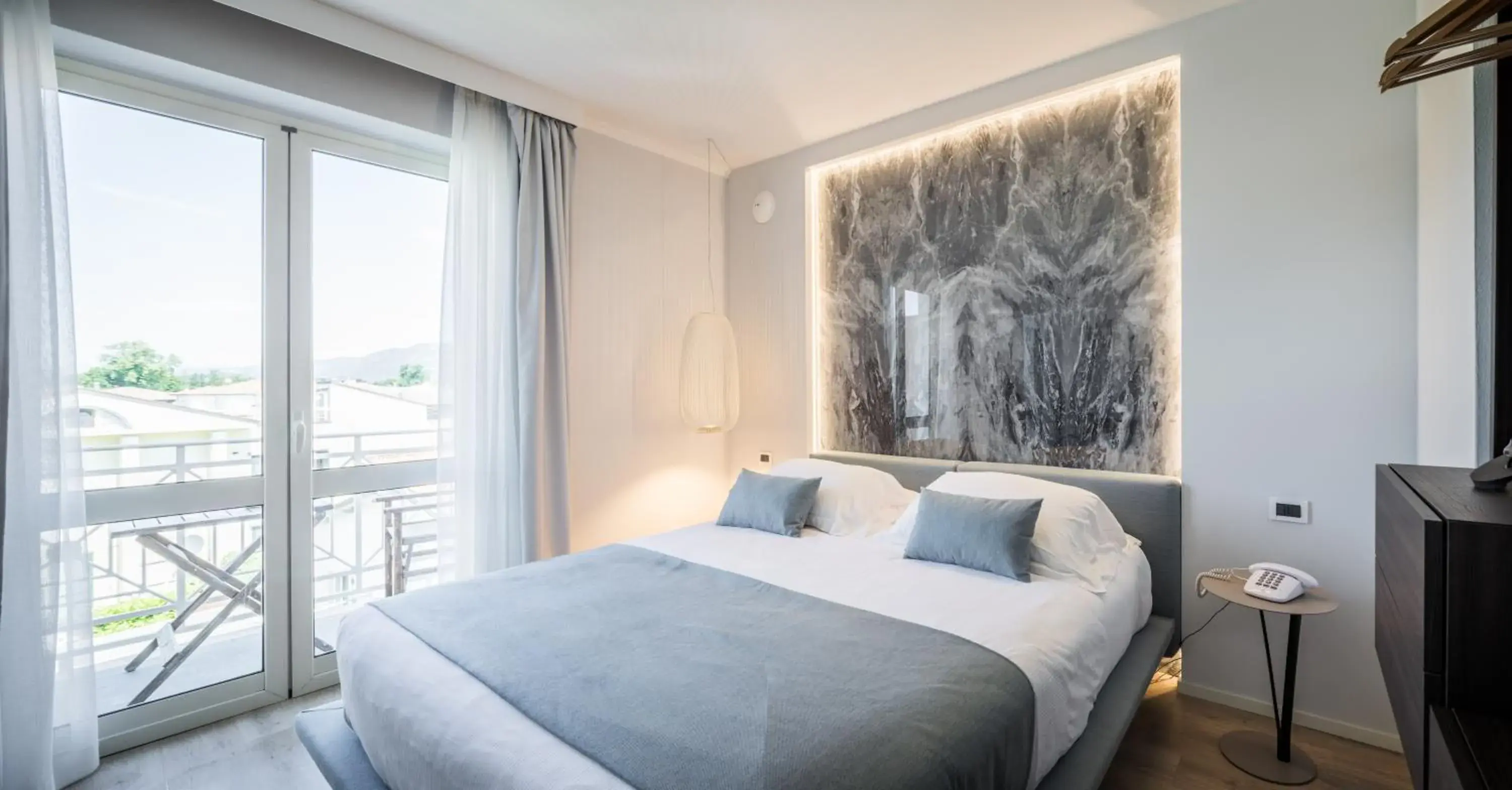 Modern Deluxe Double Room - single occupancy in Hotel Luna Modern Deluxe Double Room - single occupancy in Hotel Luna