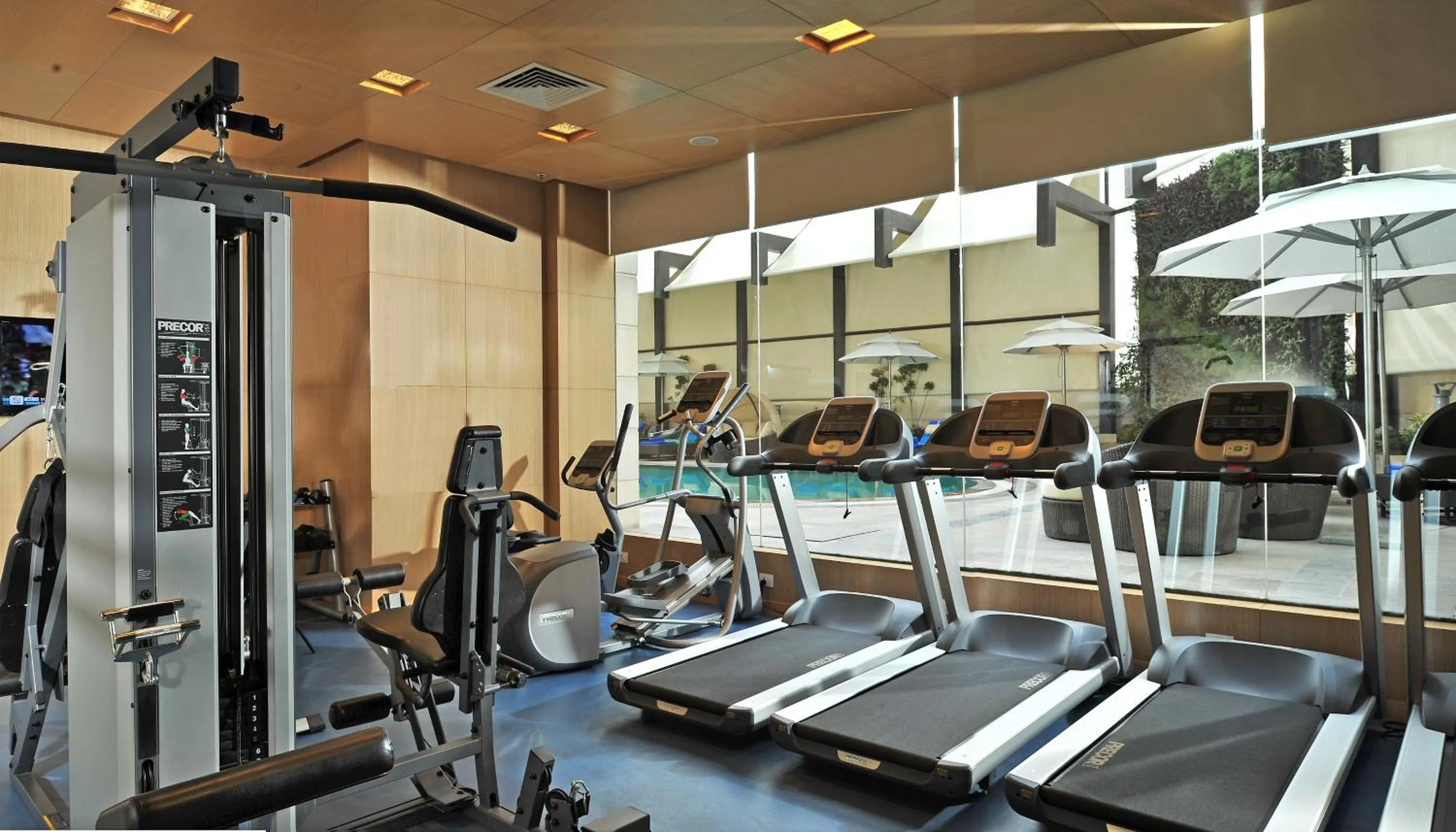 Fitness centre/facilities in Radisson Gurugram Sohna Road City Center