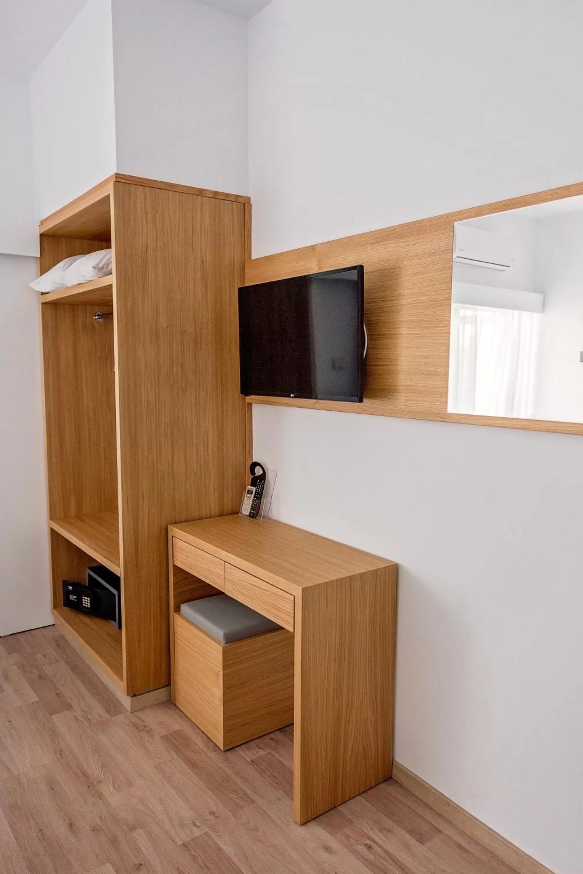 Decorative detail in Pyramos Hotel