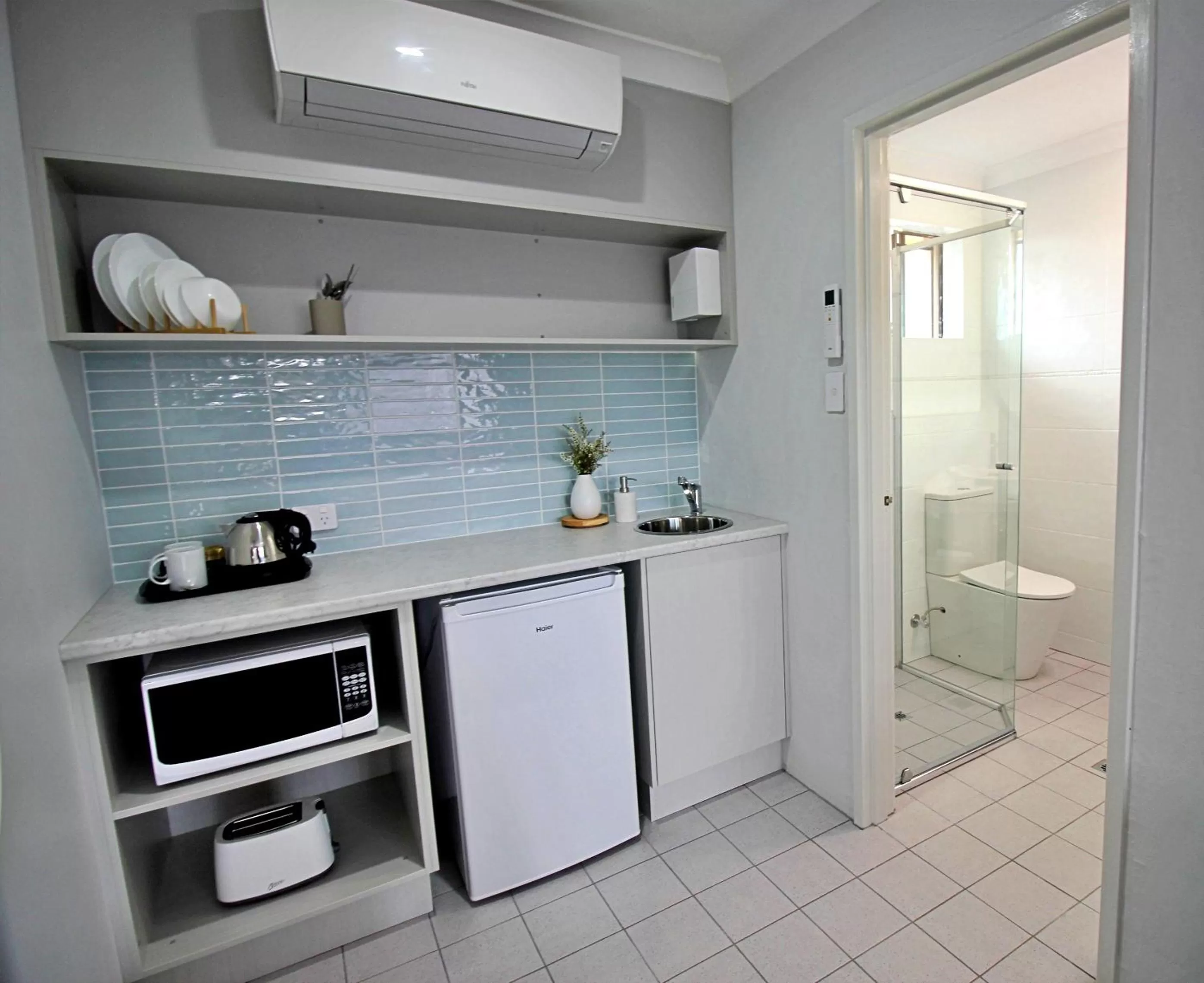 Shower in Araluen Motor Lodge