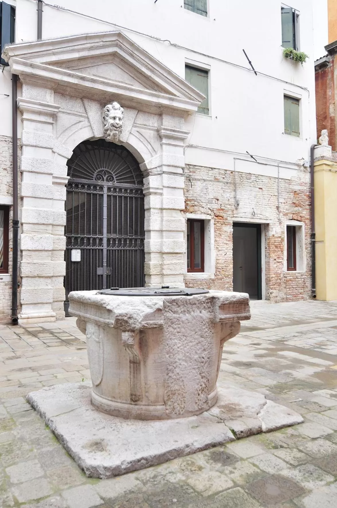 Facade/entrance in Al Mascaron Ridente