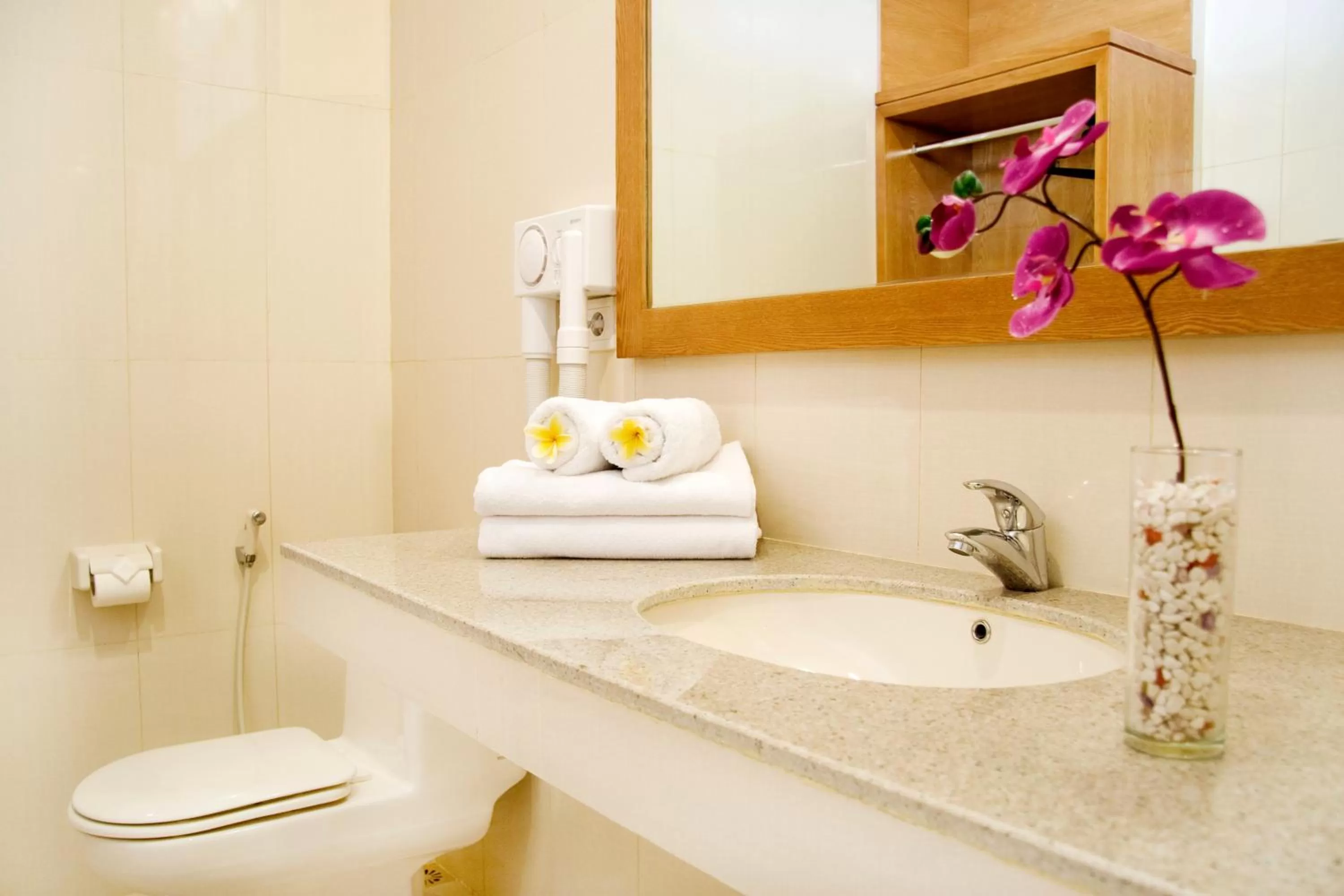 Bathroom in Febri's Hotel & Spa