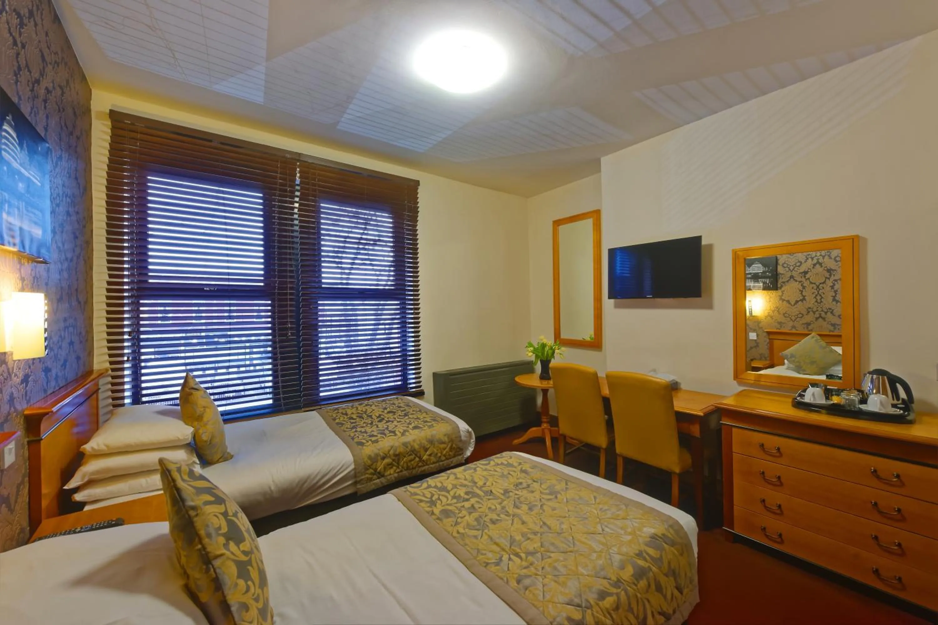 Day, Bed in Grainger Hotel