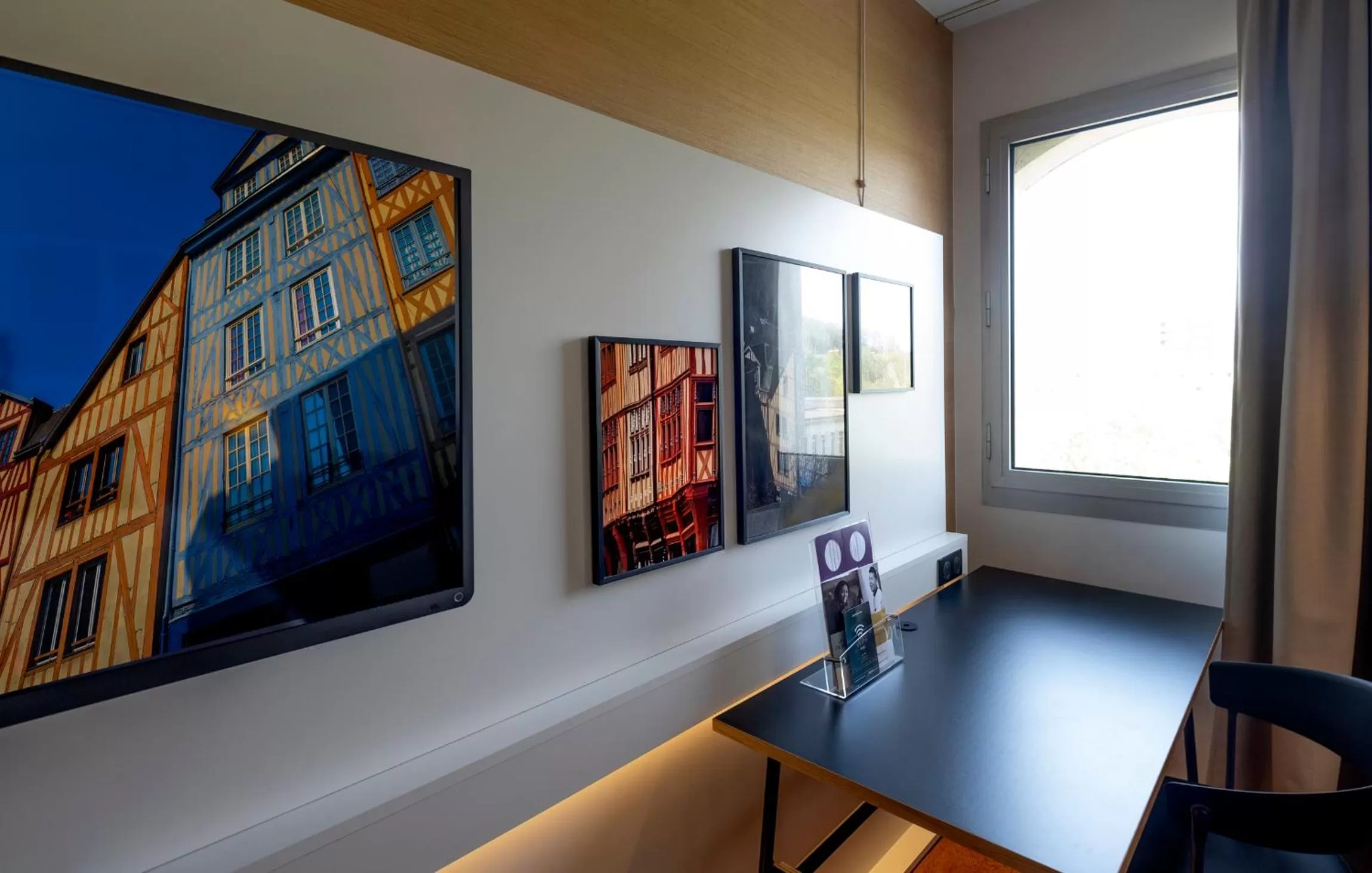 TV and multimedia in Mercure Rouen Centre Champ de Mars