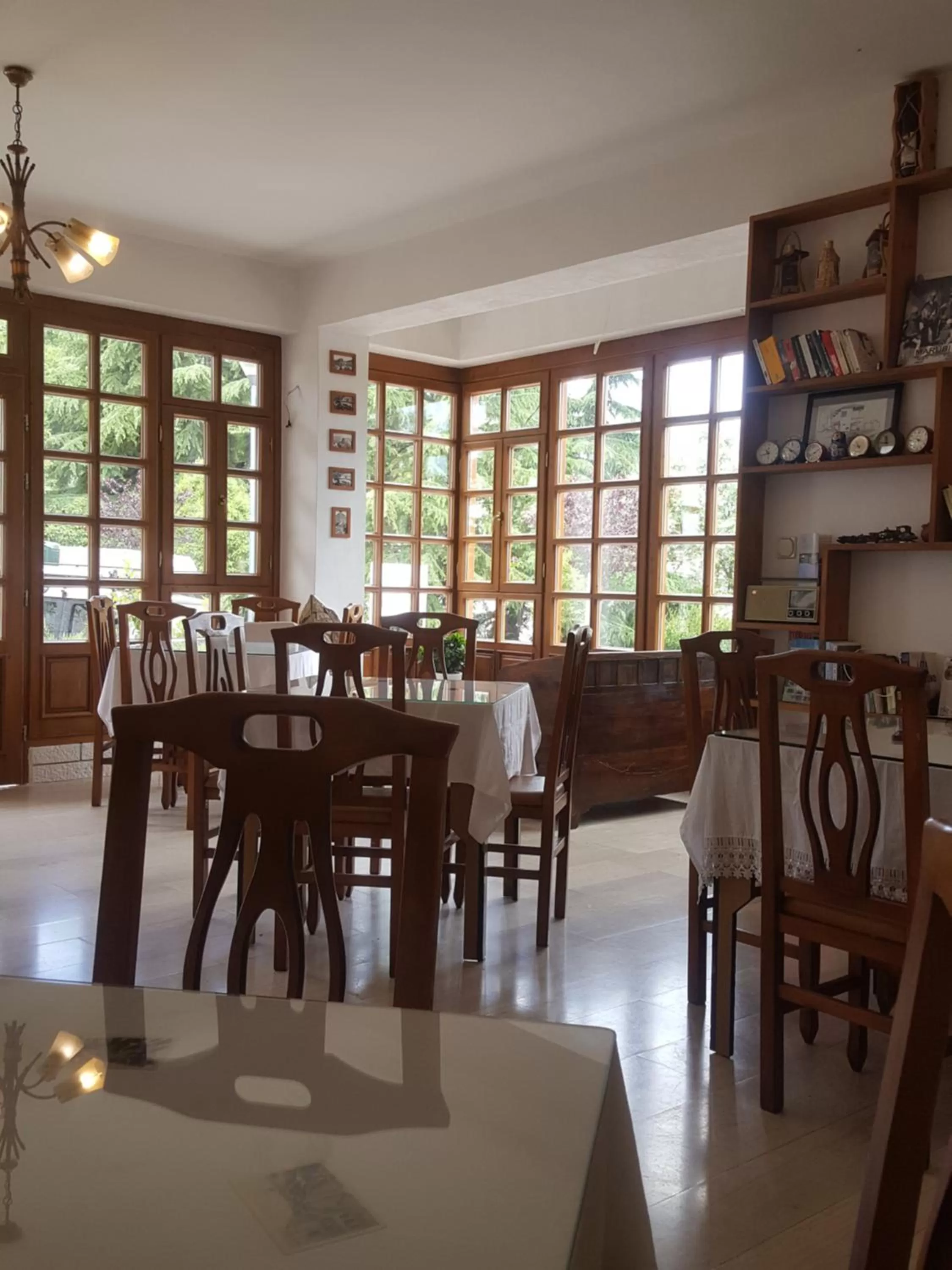 Restaurant/Places to Eat in Hotel Gjirokastra