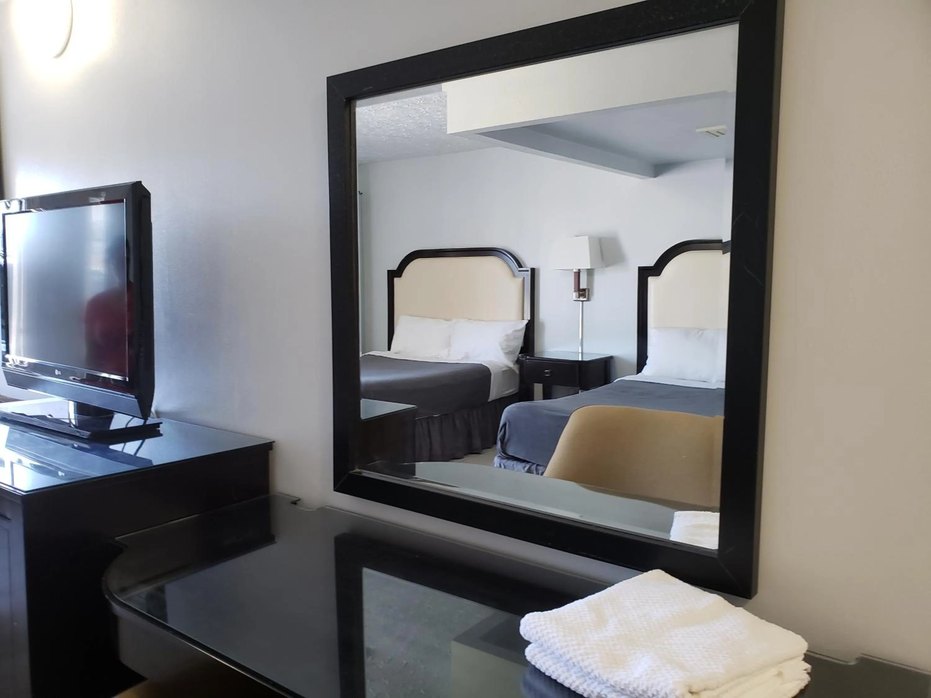 Niagara Falls Courtside Inn