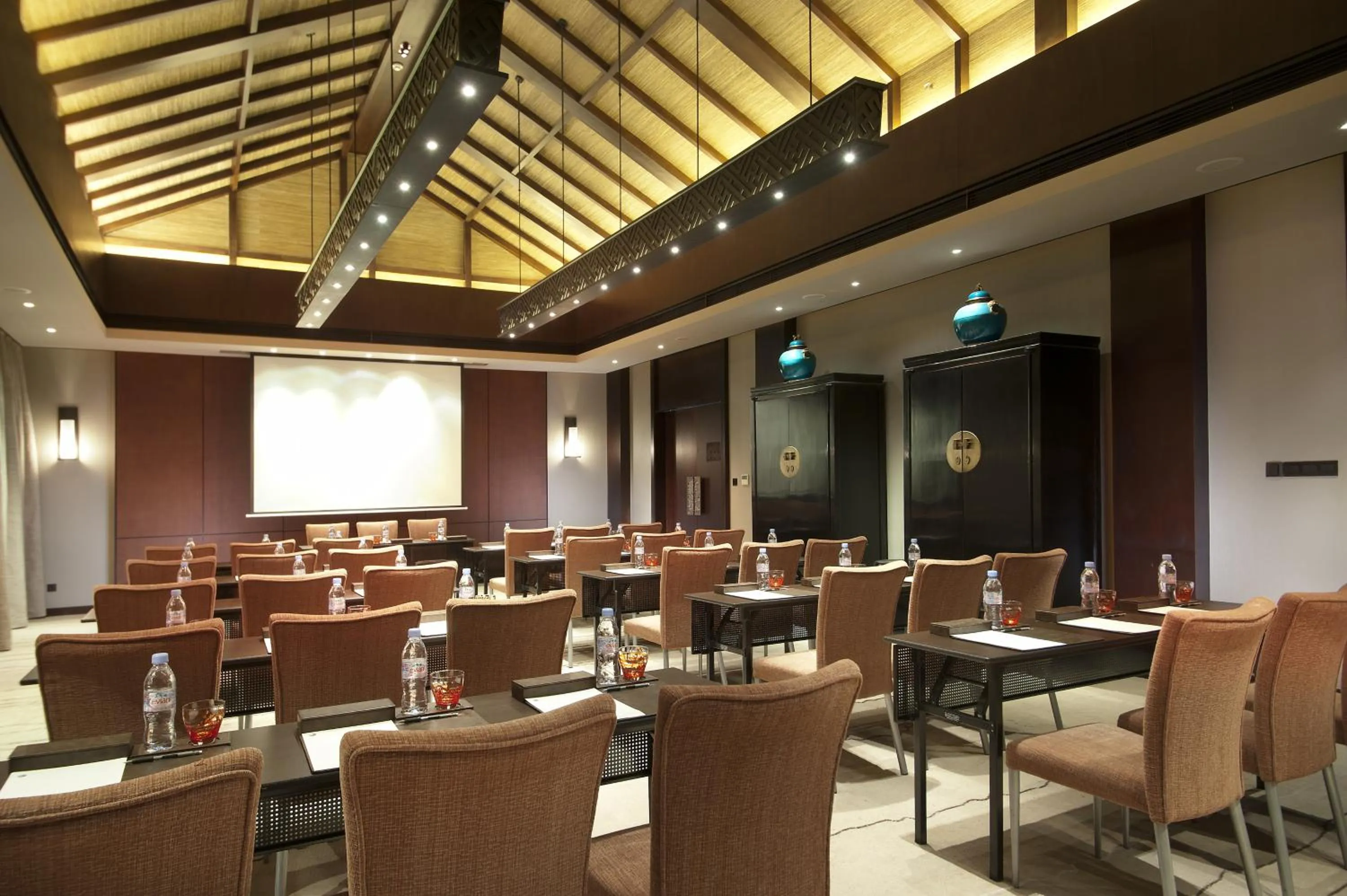 Meeting/conference room in Pullman Lijiang Resort & Spa