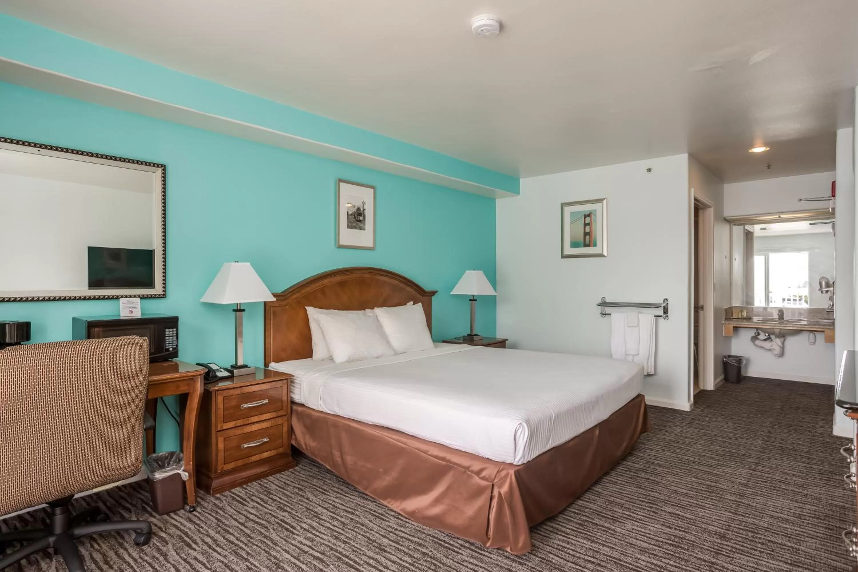 Photo of the whole room, Bed in Pacifica Beach Hotel