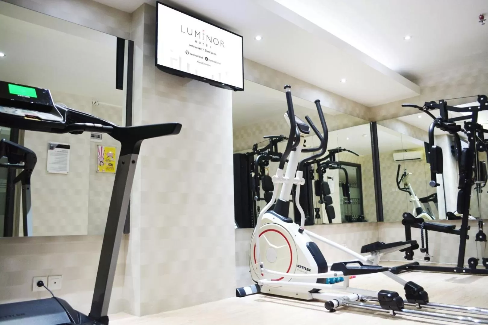 Fitness centre/facilities in Luminor Hotel Jemursari By WH with The Best Breakfast in Town and Located Near Surabaya Industrial Estate Rungkut SIER