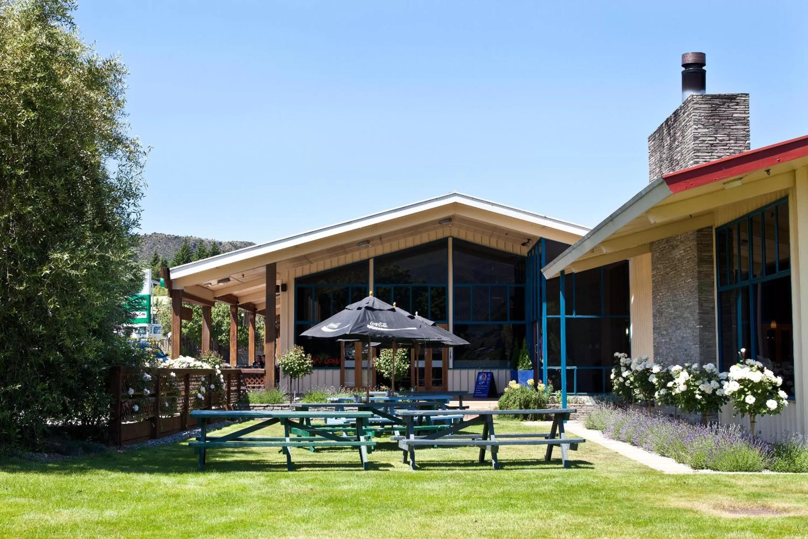 Restaurant/places to eat in Wanaka Hotel