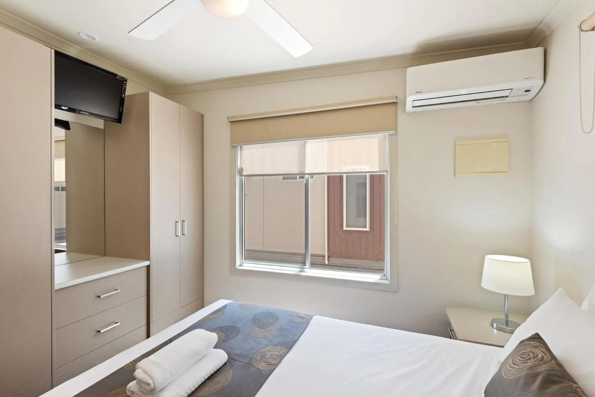 Bedroom, Bed in Discovery Parks - Maidens Inn Moama
