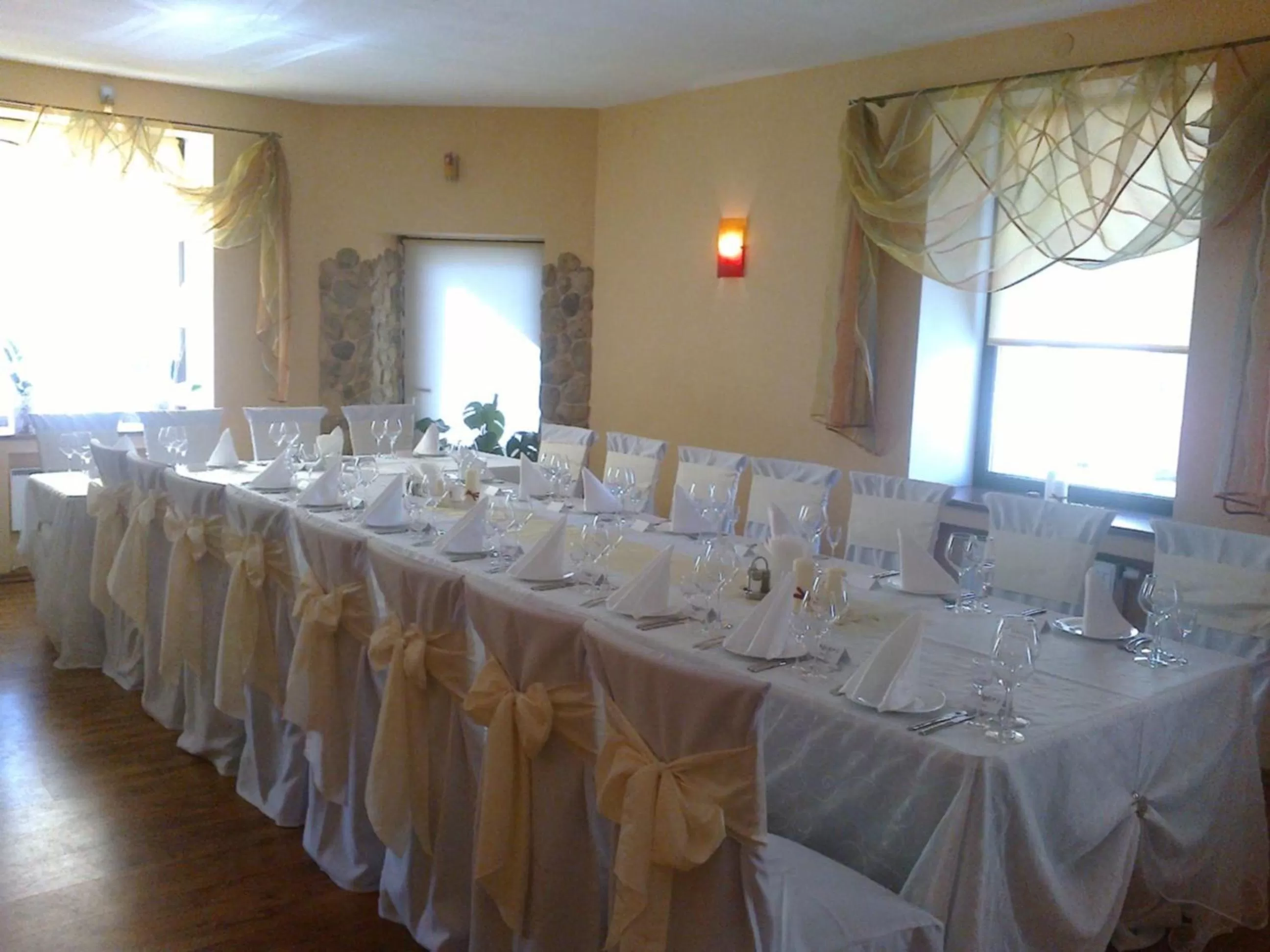 Restaurant/places to eat in Gilija