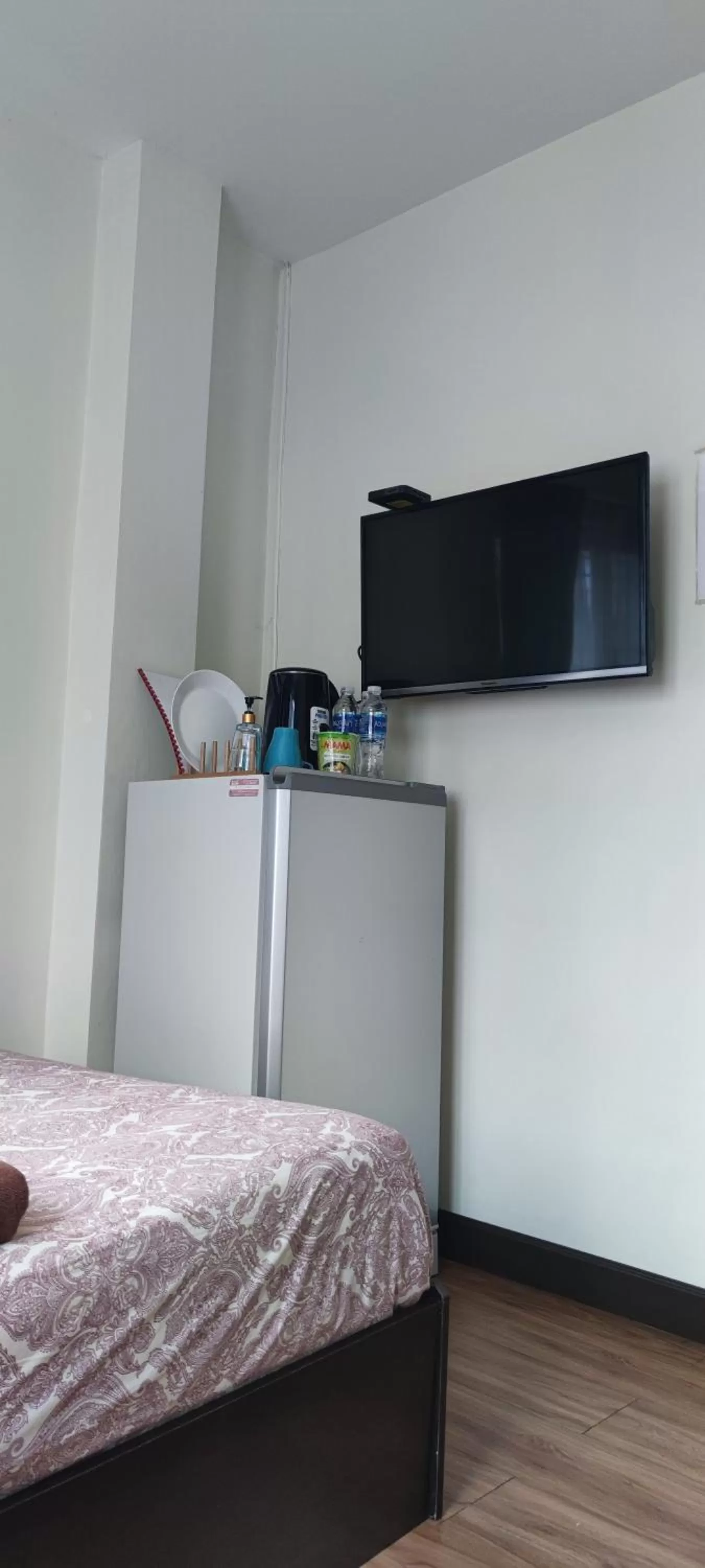 Photo of the whole room, TV/Entertainment Center in The Cube Sathorn Boutique Hotel