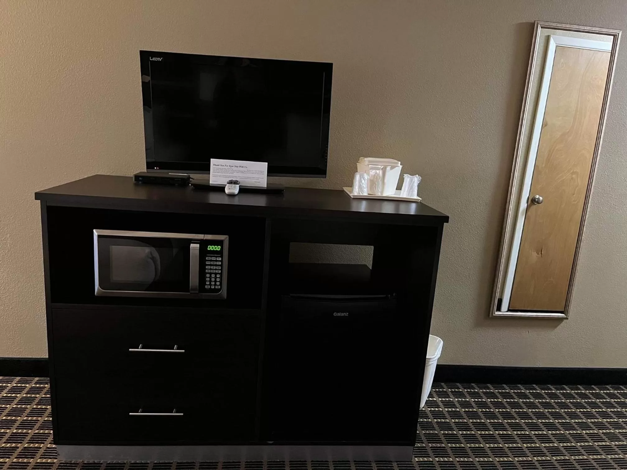 TV and multimedia in Quality Inn & Suites Bradford