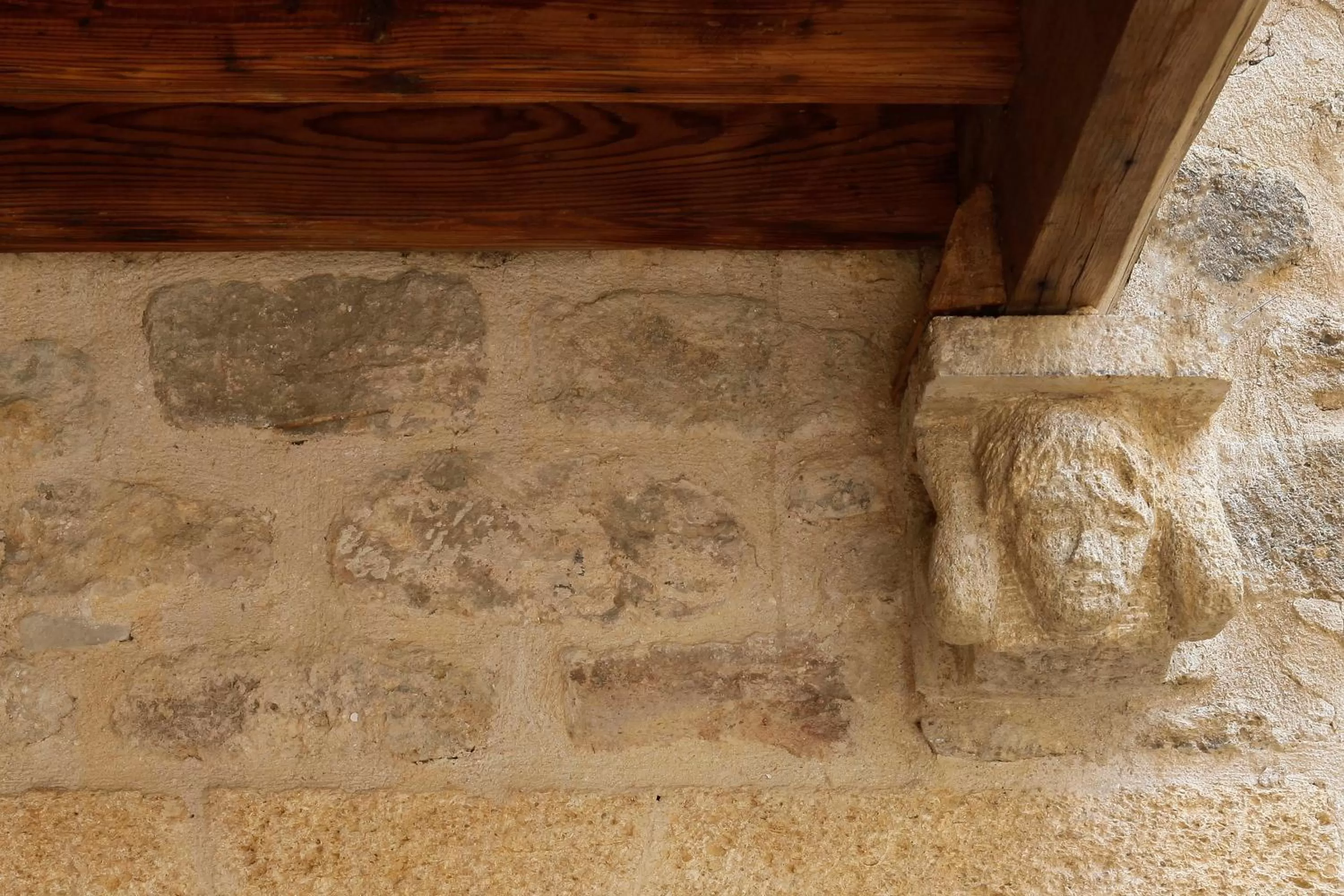 Property building in La Maison d'en Bas des Seigneurs