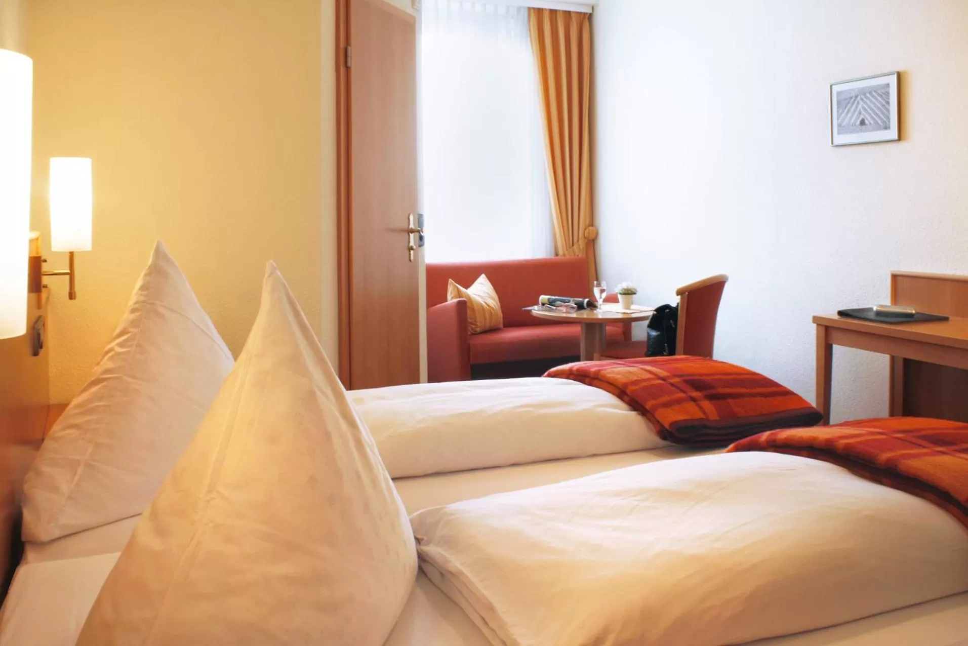 Decorative detail, Bed in Hotel Rose Heidelberg inklusive Frühstück, Saunanutzung und Parkplätze nach Verfügbarkeit