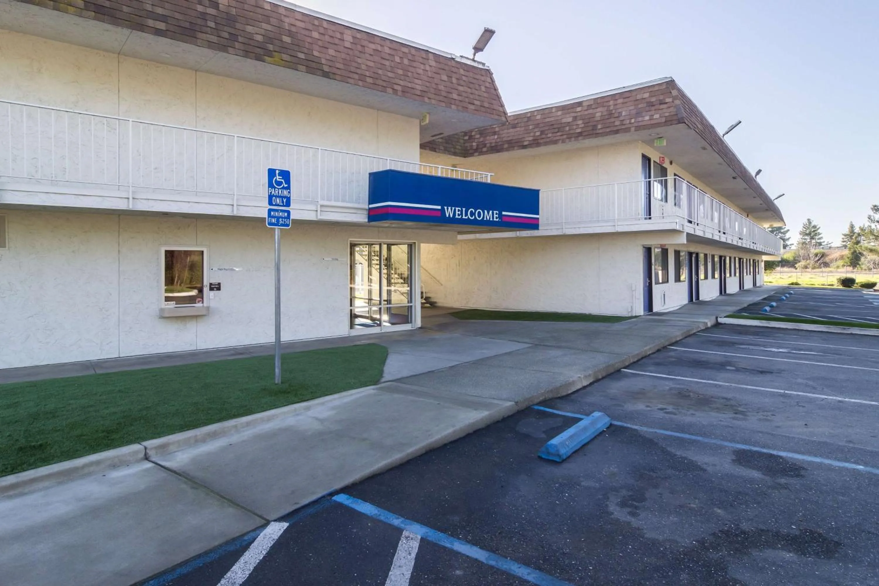 Property building in Motel 6-Oroville, CA