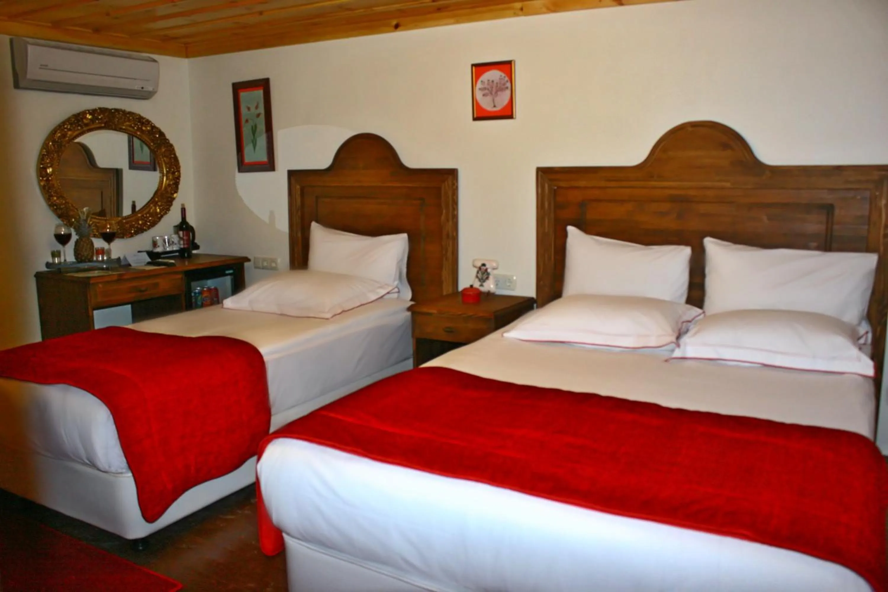 Bedroom, Bed in Divas Hotel