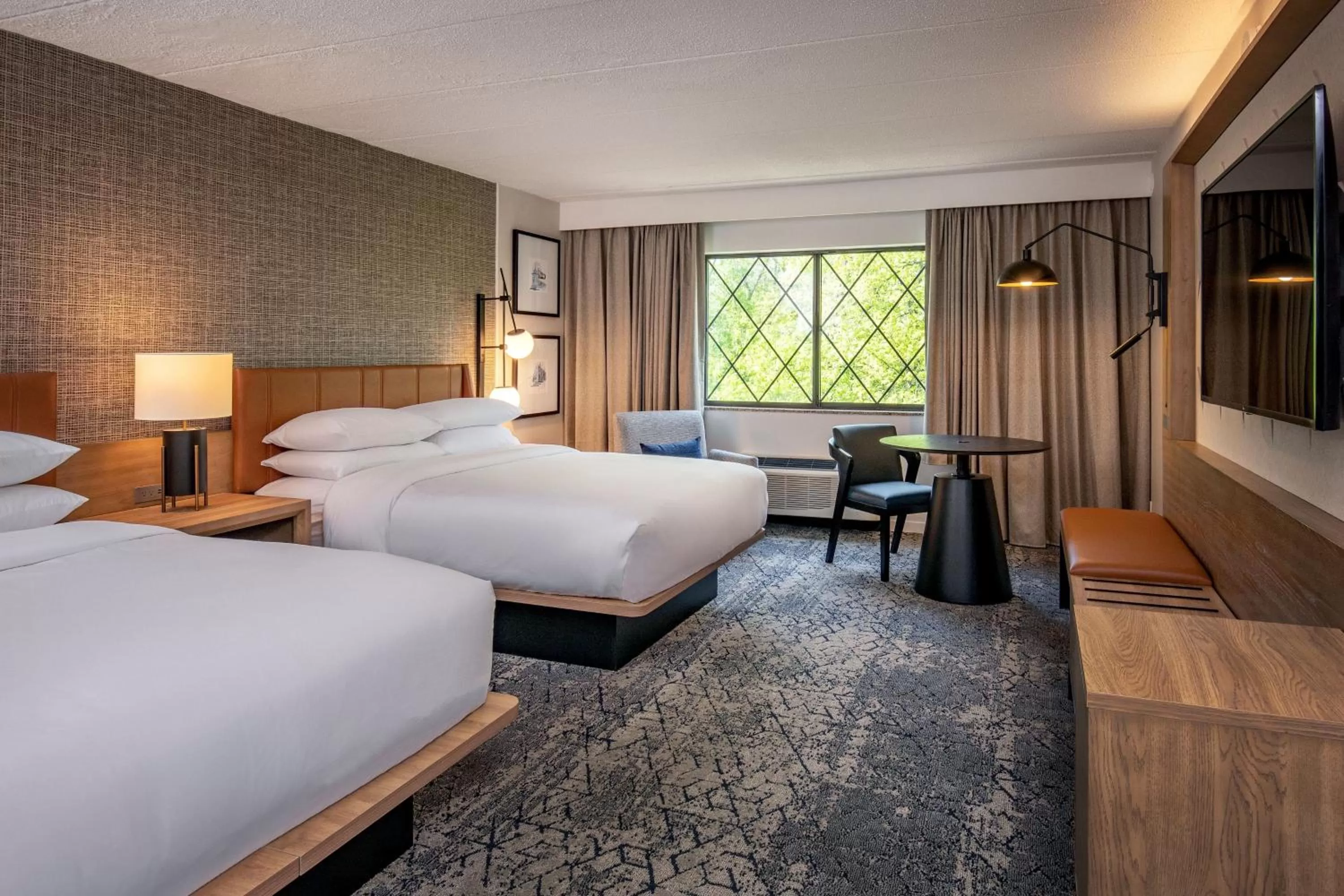 Photo of the whole room, Bed in Sheraton Nashua